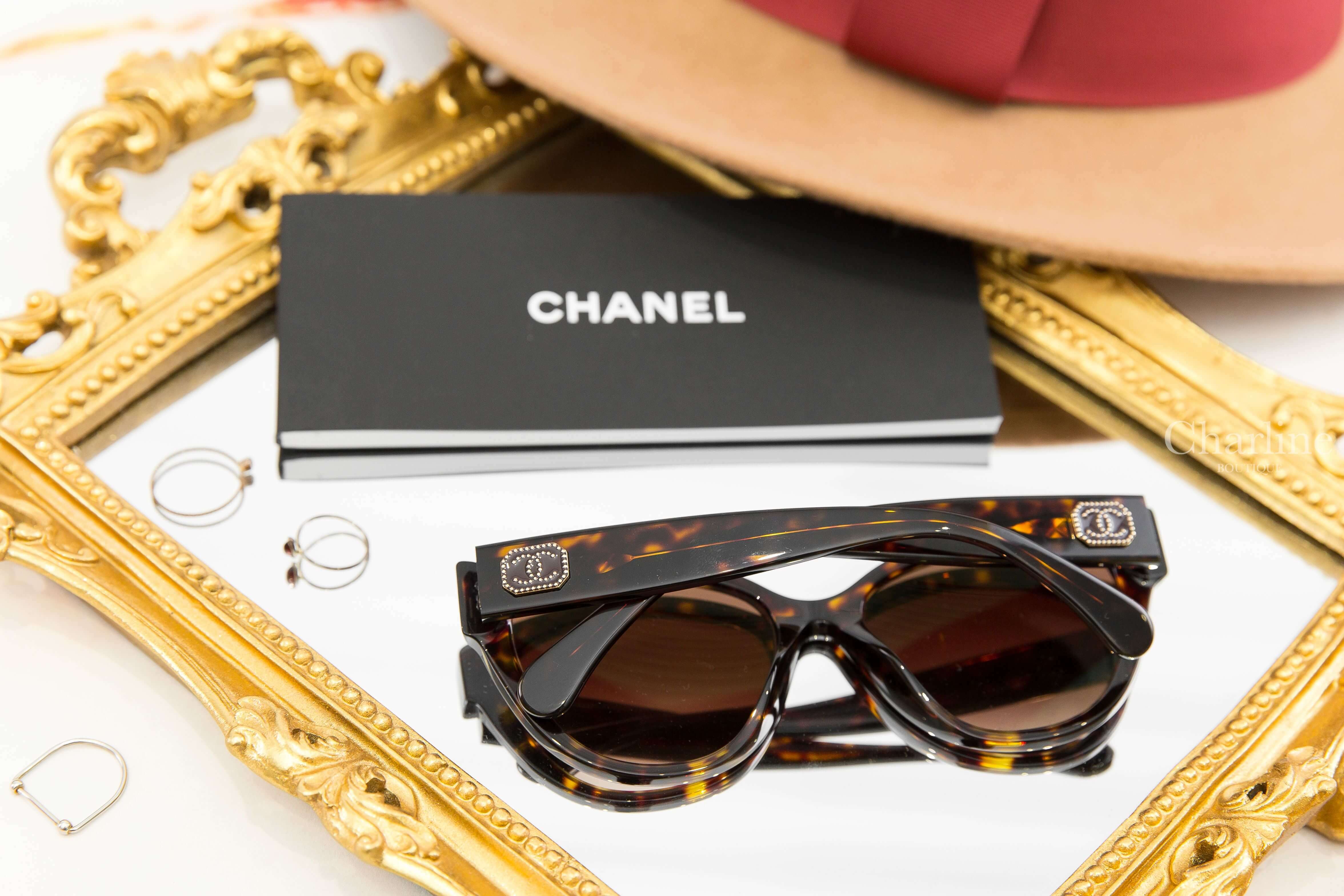 Chanel Butterfly Sunglasses 深棕色玳瑁蝴蝶型棕色漸層鏡片側邊金色方框CC太陽眼鏡-Charline Boutique 精品代購