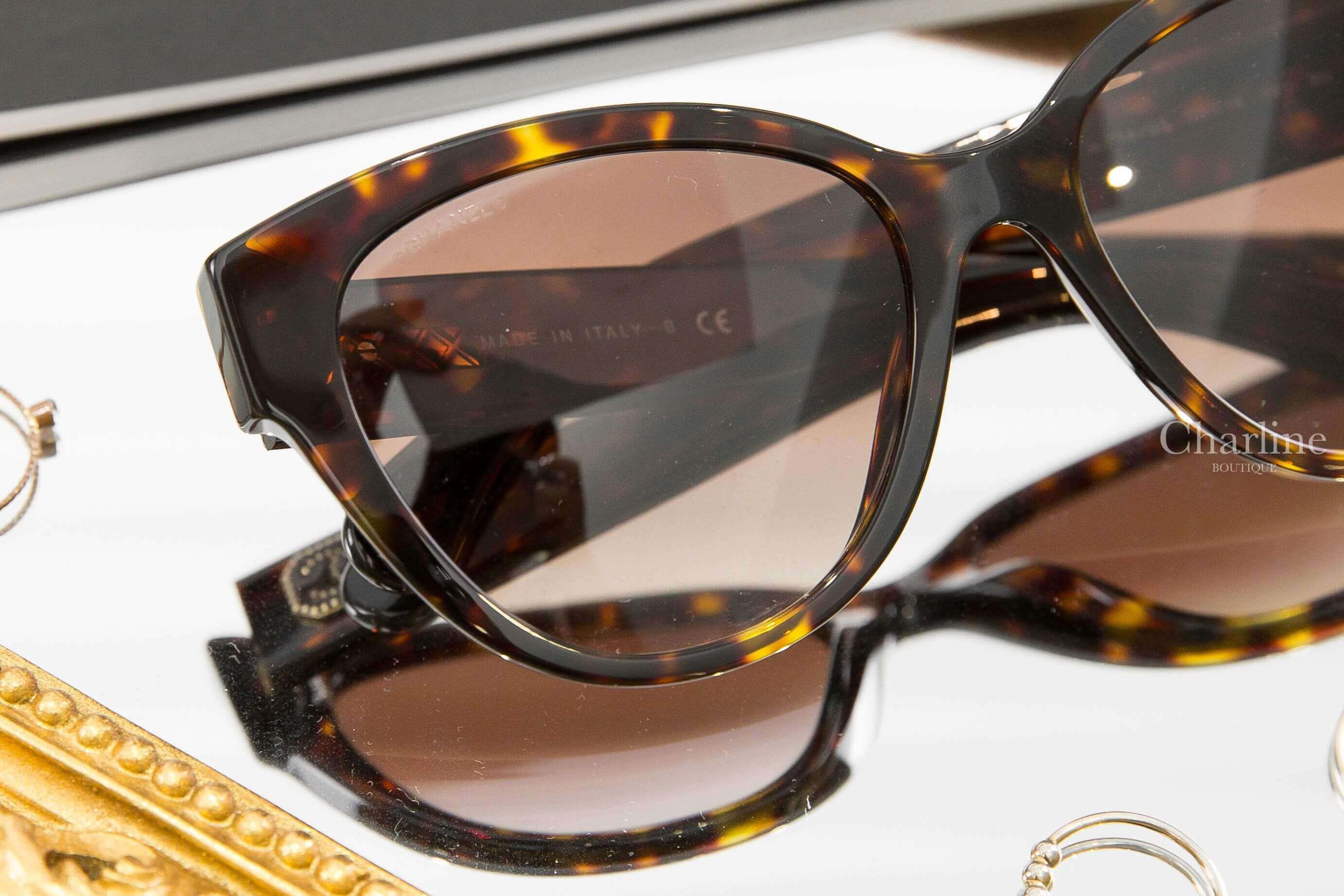 Chanel Butterfly Sunglasses 深棕色玳瑁蝴蝶型棕色漸層鏡片側邊金色方框CC太陽眼鏡