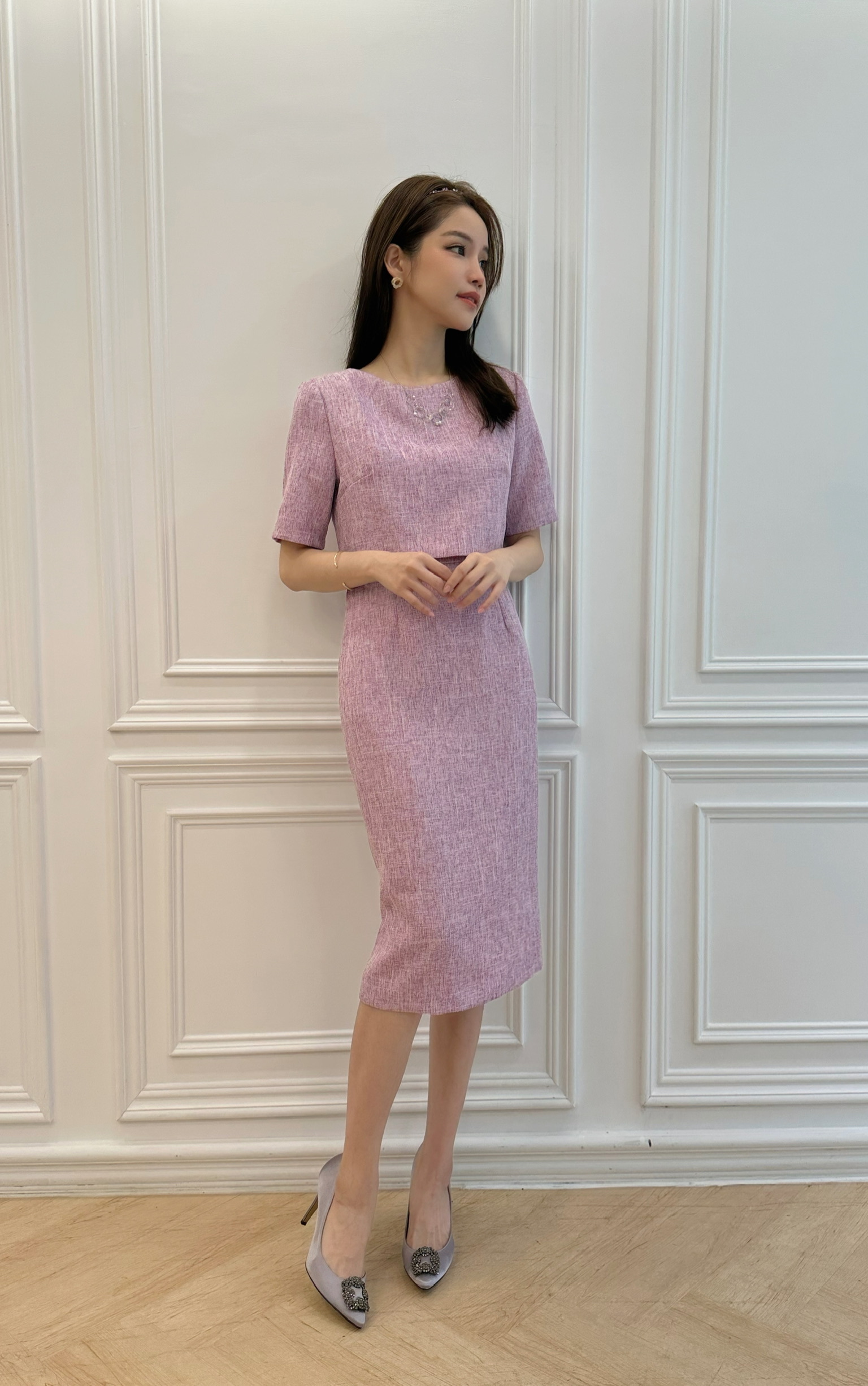 短袖織紋後開衩洋裝(粉紫)