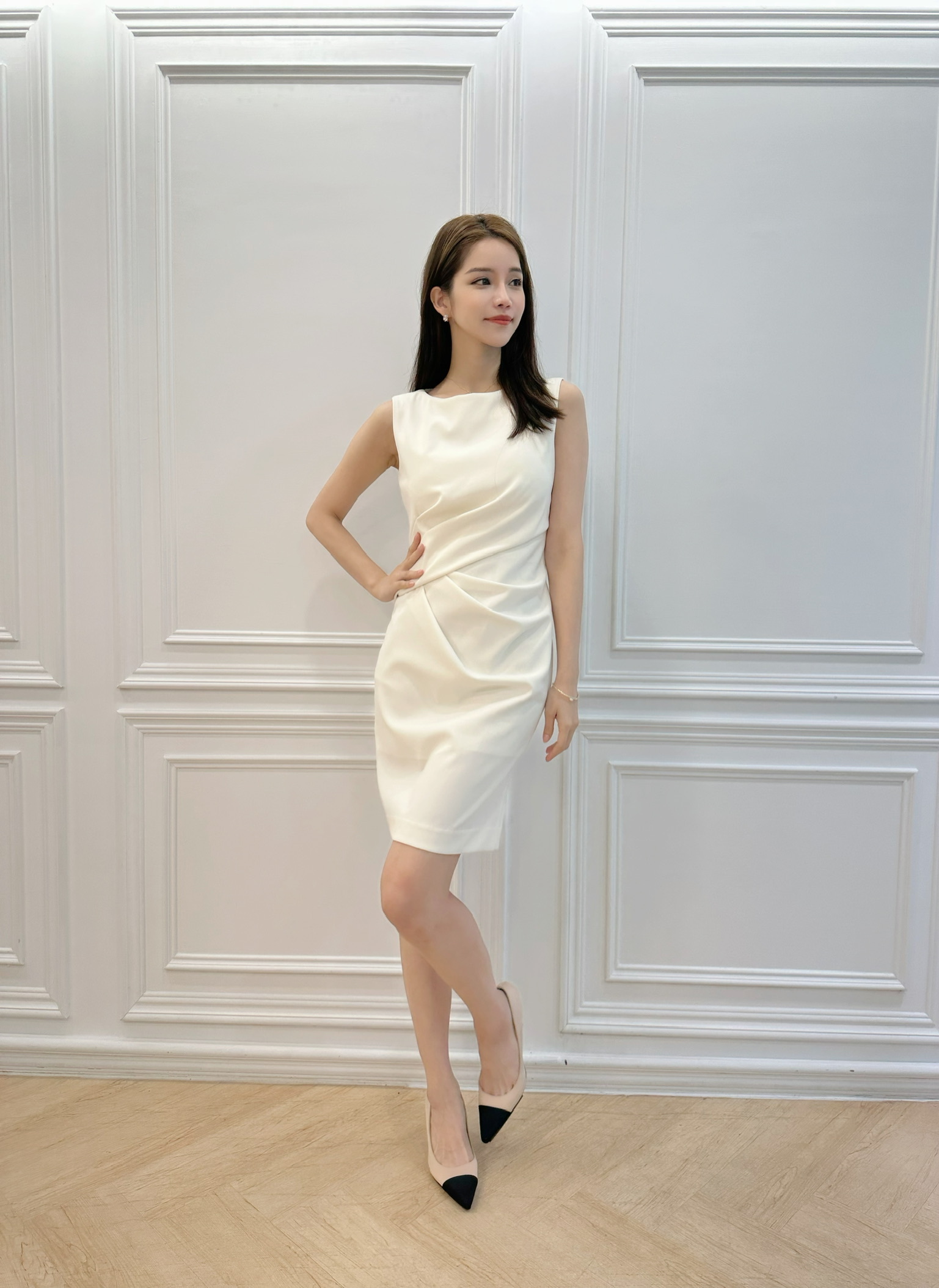 側抓皺合身背心洋裝