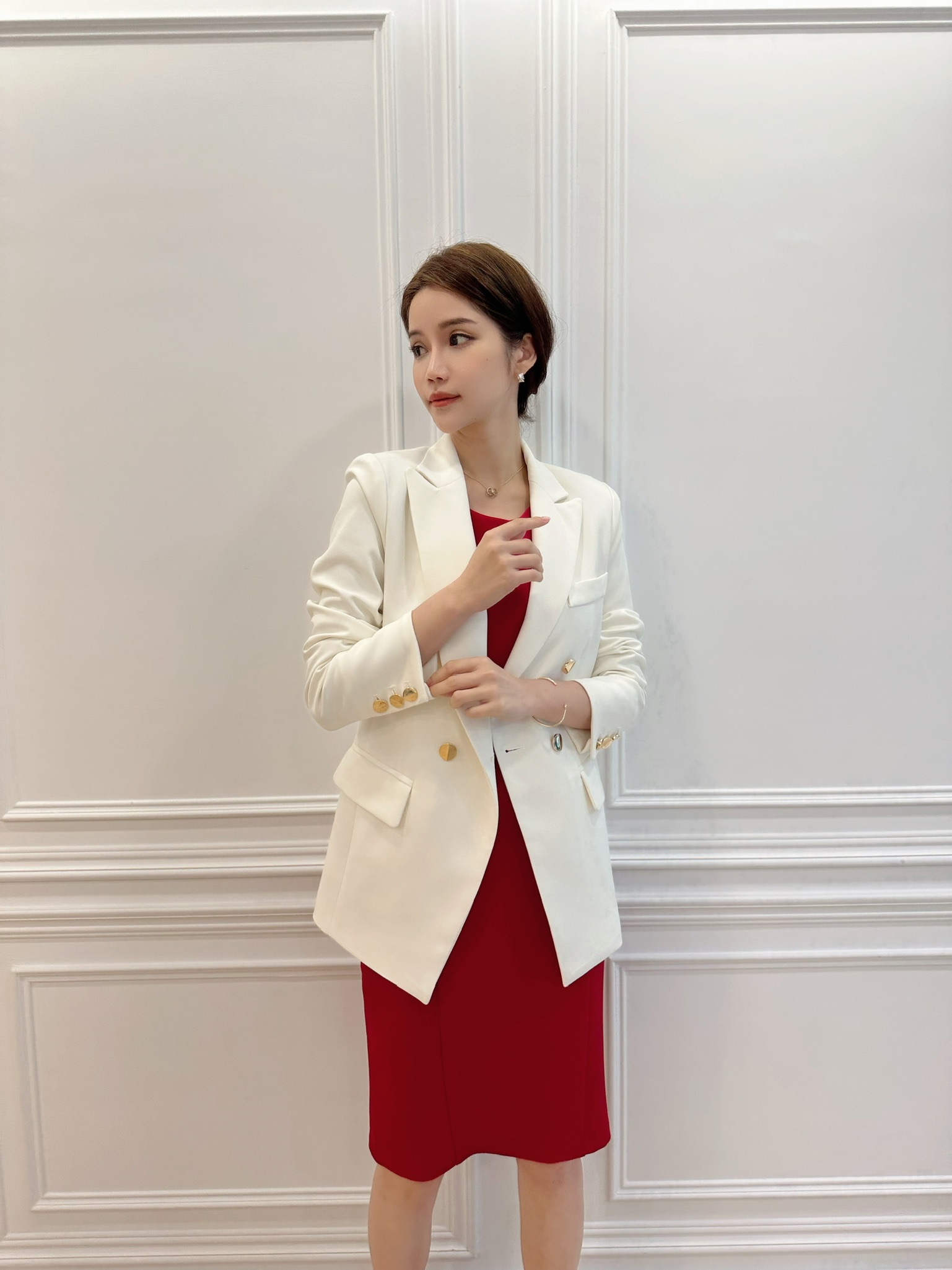 (優雅首選)率性縫線合身洋