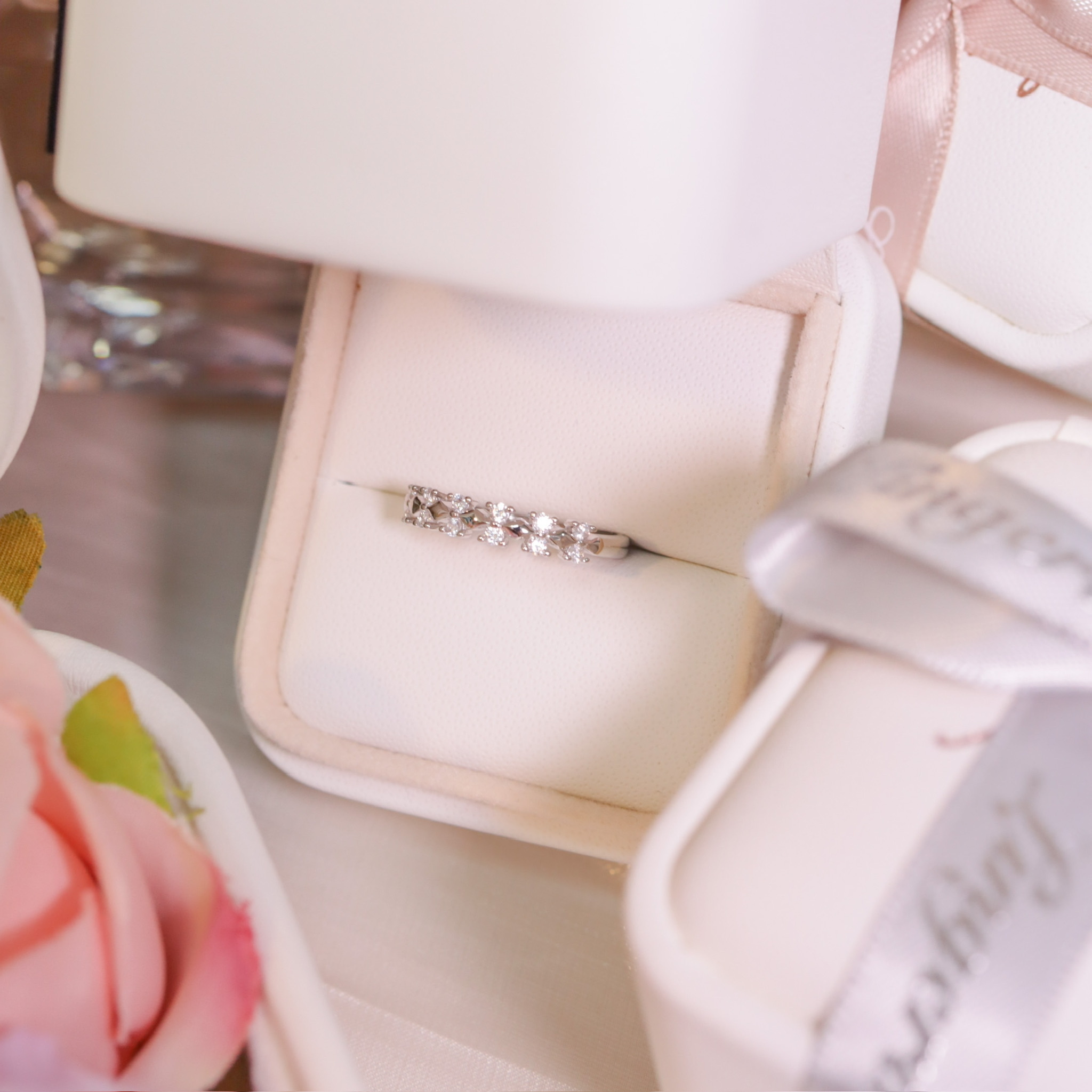 | 925純銀・白金 | 蝴蝶結簇戒指 | RI0538 |