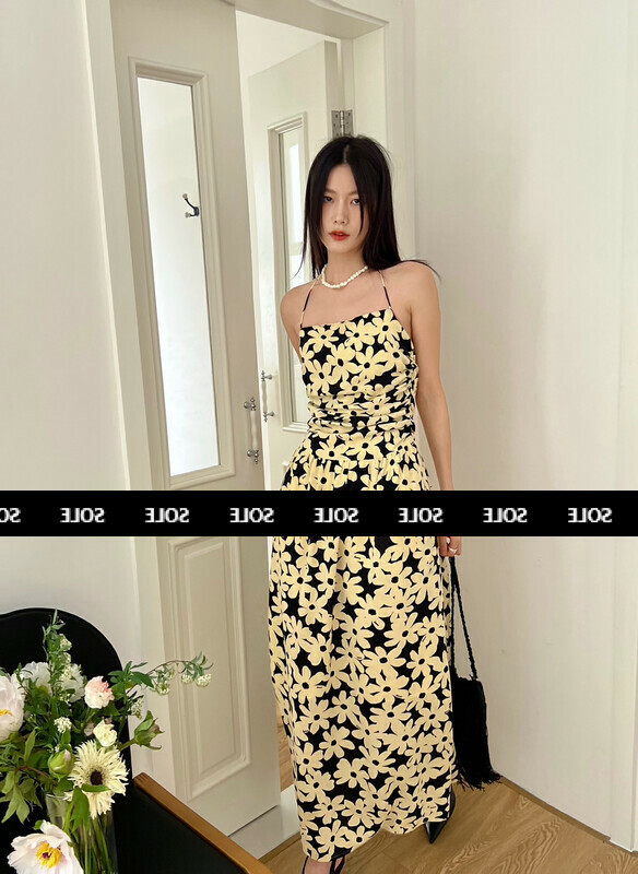 夏日小清新 露背繞脖長洋裝