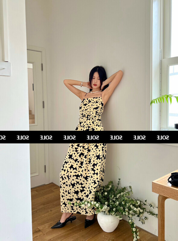 夏日小清新 露背繞脖長洋裝