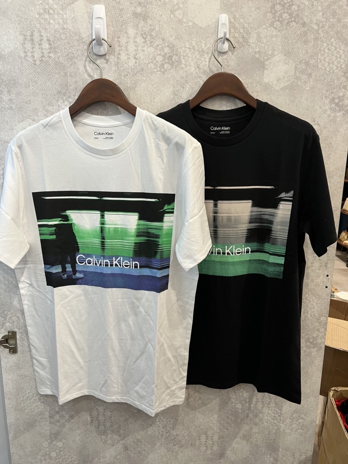 Calvin Klein CK 迷幻人影圖 短袖上衣 短T