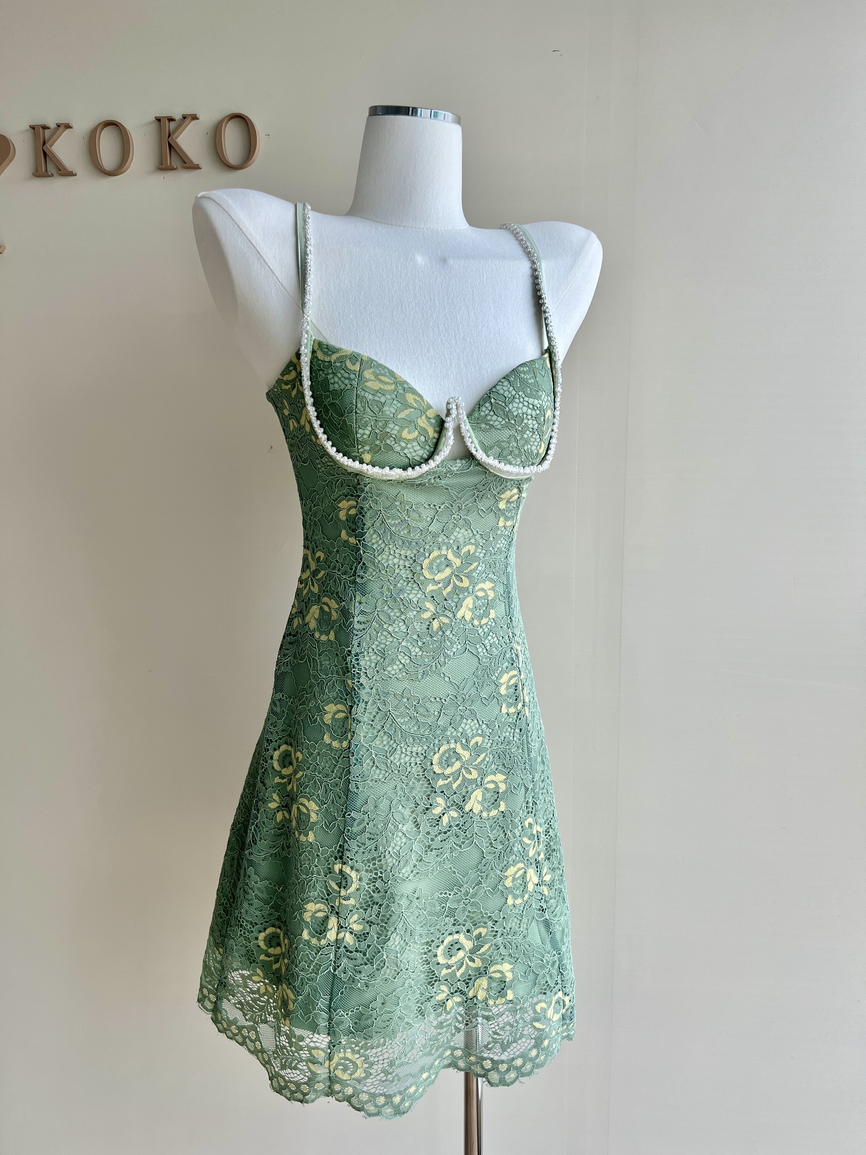 Olivia 珍珠魚骨蕾絲洋裝