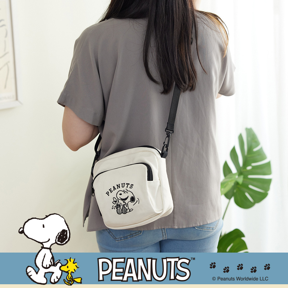 日本最大の 極美品 1piu1uguale3 Snoopy T V Tシャツ/カットソー(半袖