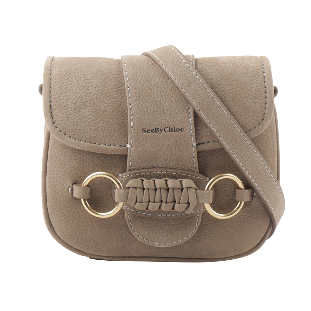 【SEE BY CHLOE】Saddie 絨面牛皮翻蓋斜背包(灰色)