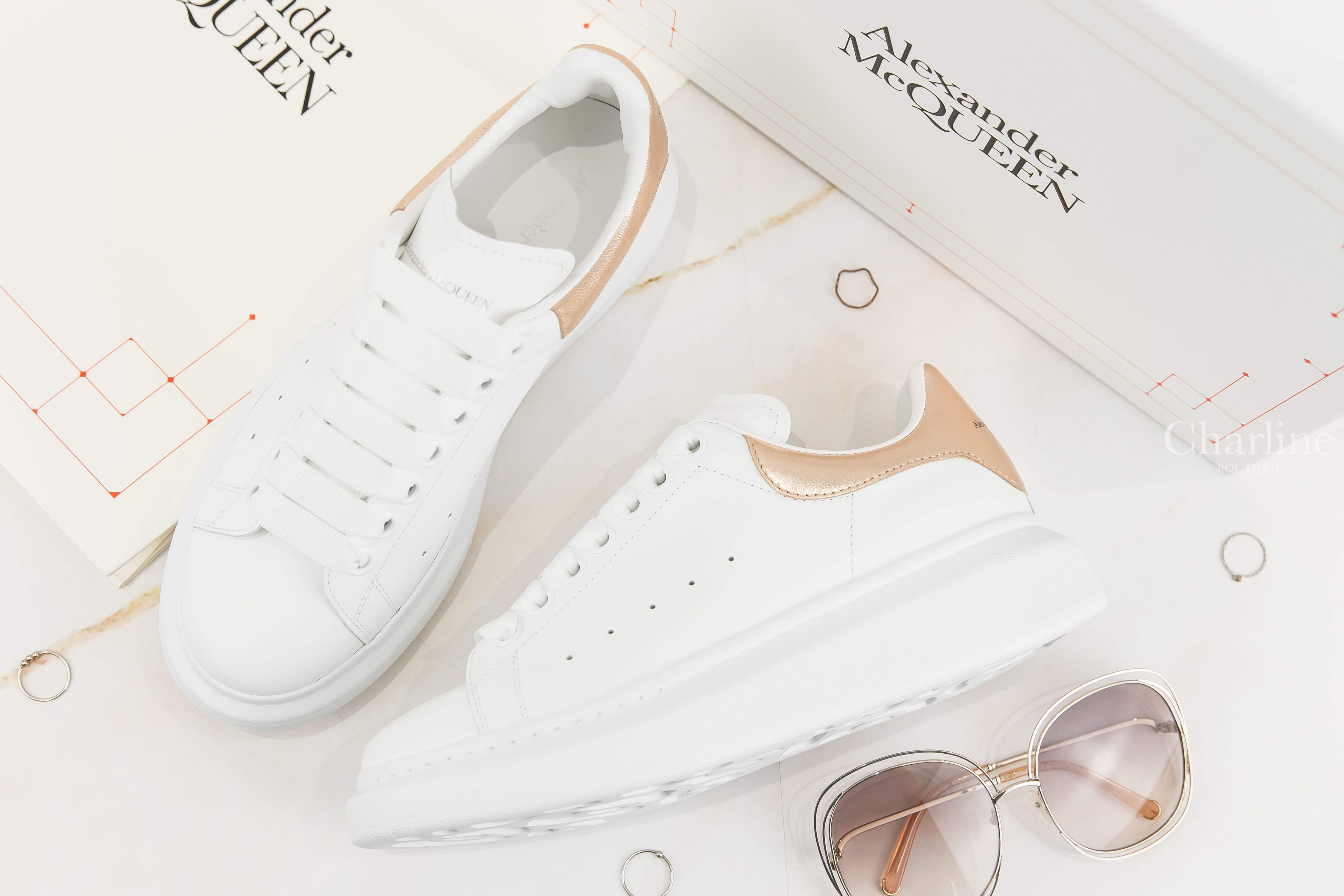 Alexander McQueen Oversized Sneaker In White / Rose Gold 白色玫瑰金小牛皮運動鞋-Charline Boutique 精品代購