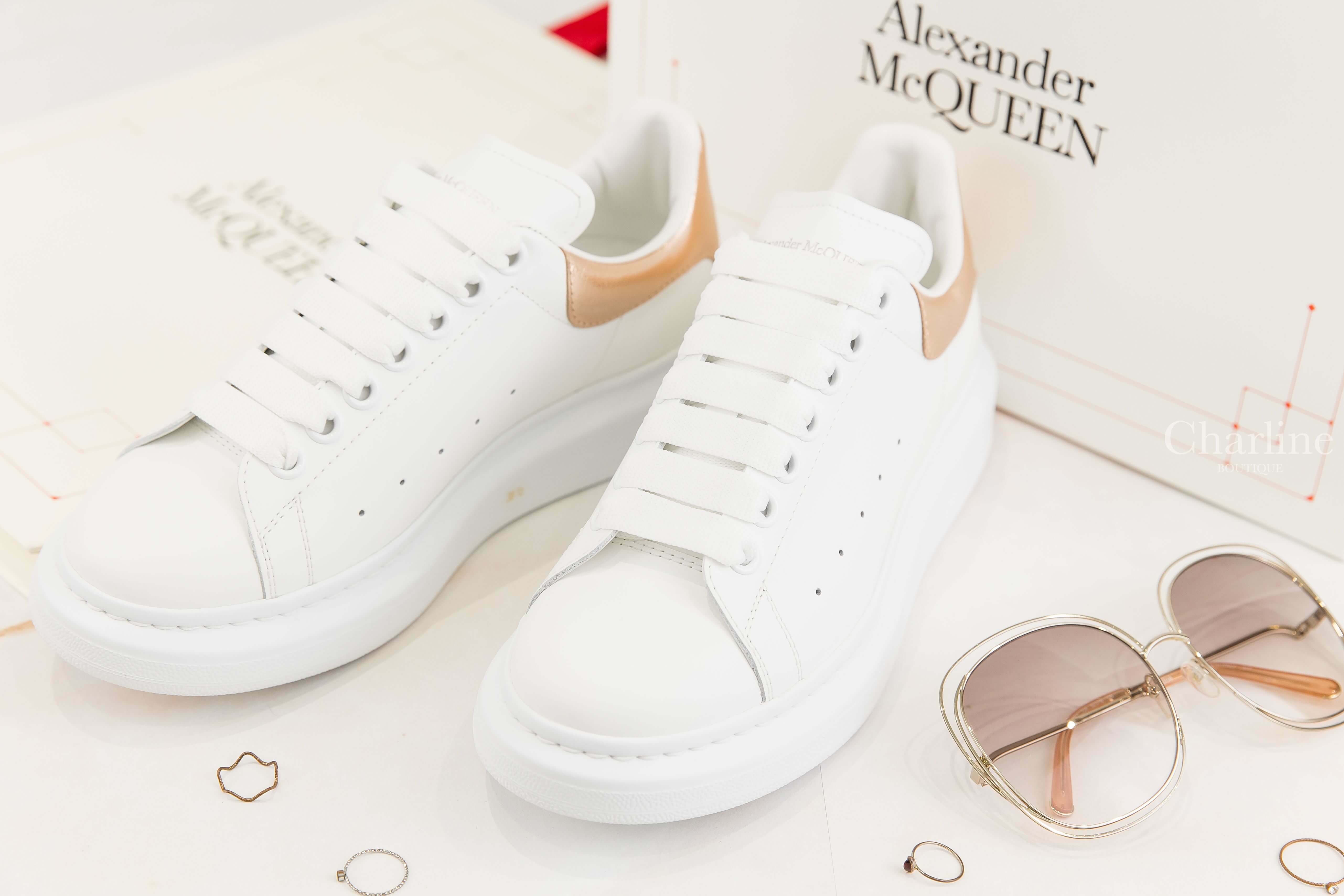 Alexander McQueen Oversized Sneaker In White / Rose Gold 白色玫瑰金小牛皮運動鞋-Charline Boutique 精品代購