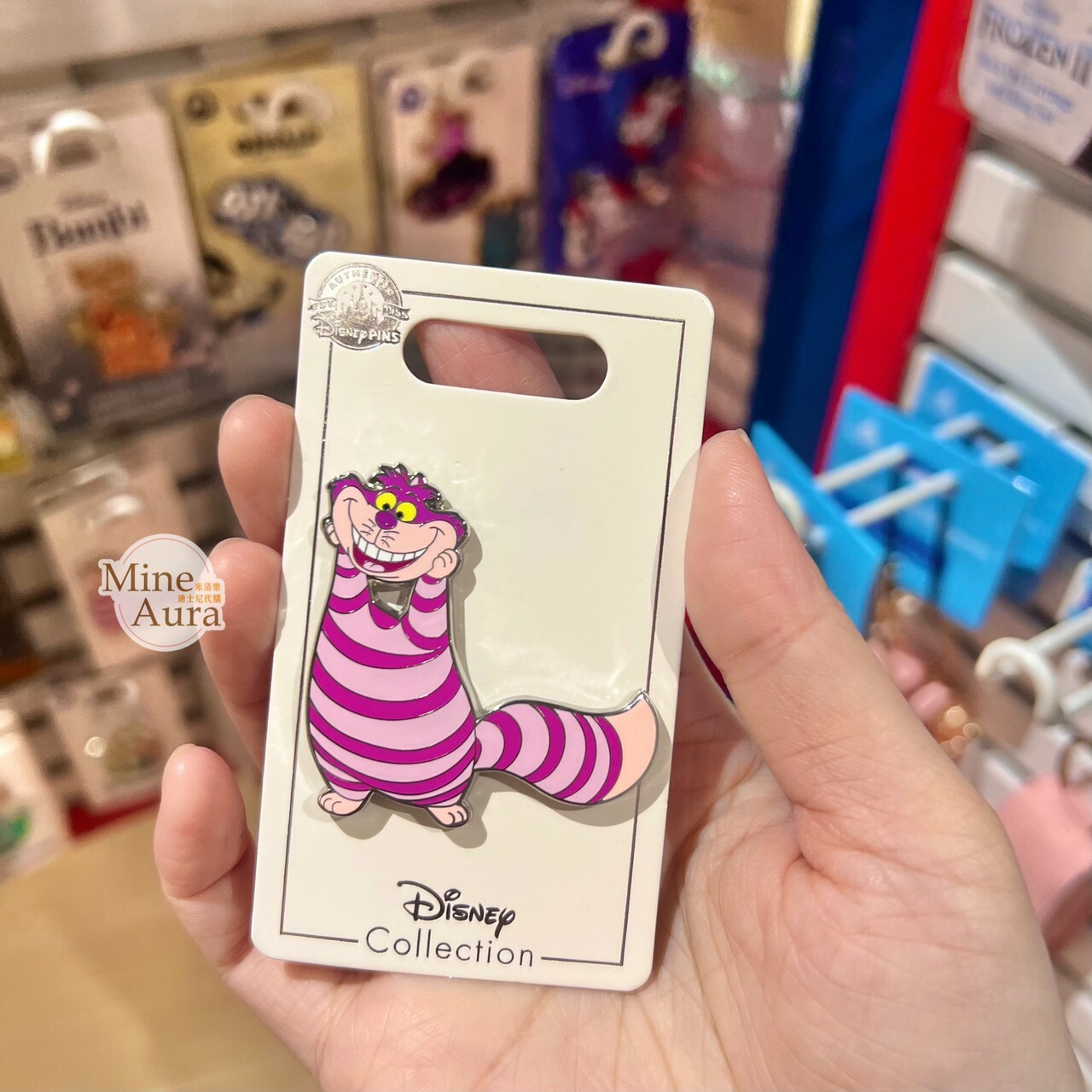 柴郡貓 The Cheshire Cat 妙妙貓 站姿 造型 徽章 PIN 愛麗絲夢遊仙境 Alice in Wonderland -香港迪士尼樂園