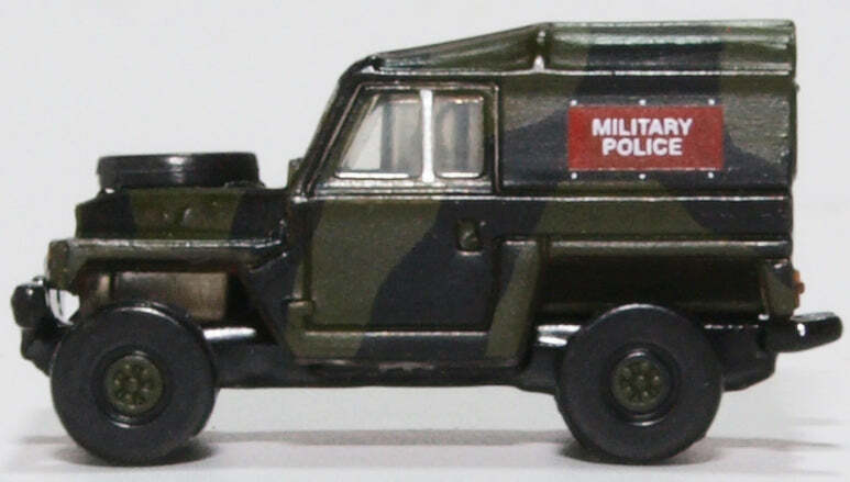 Oxford NLRL002 1:148 Land Rover Lightweight Military Police 軍警用吉普車.墨綠迷彩