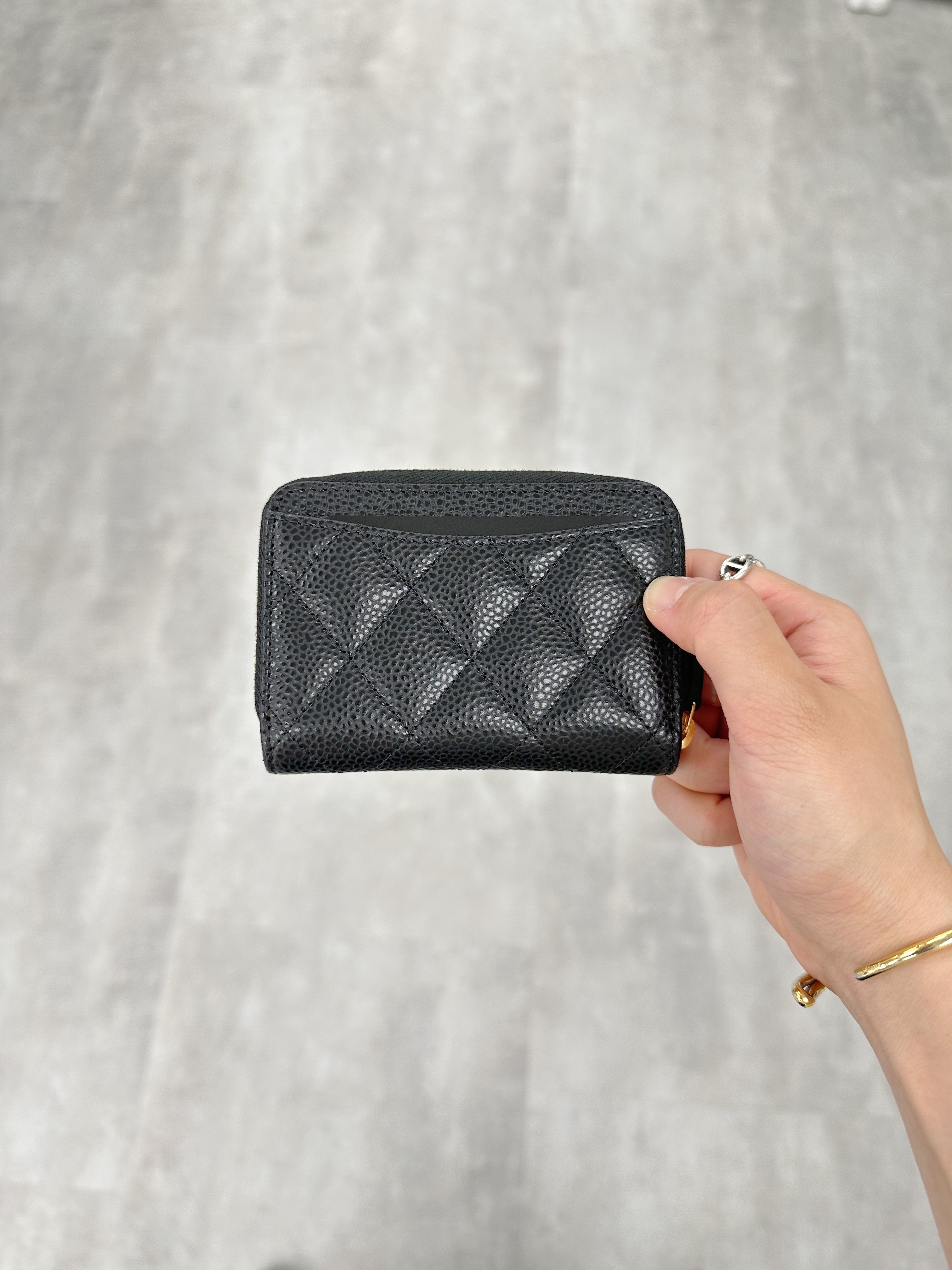 Chanel Classic Zipped Card Holder (AP0216)