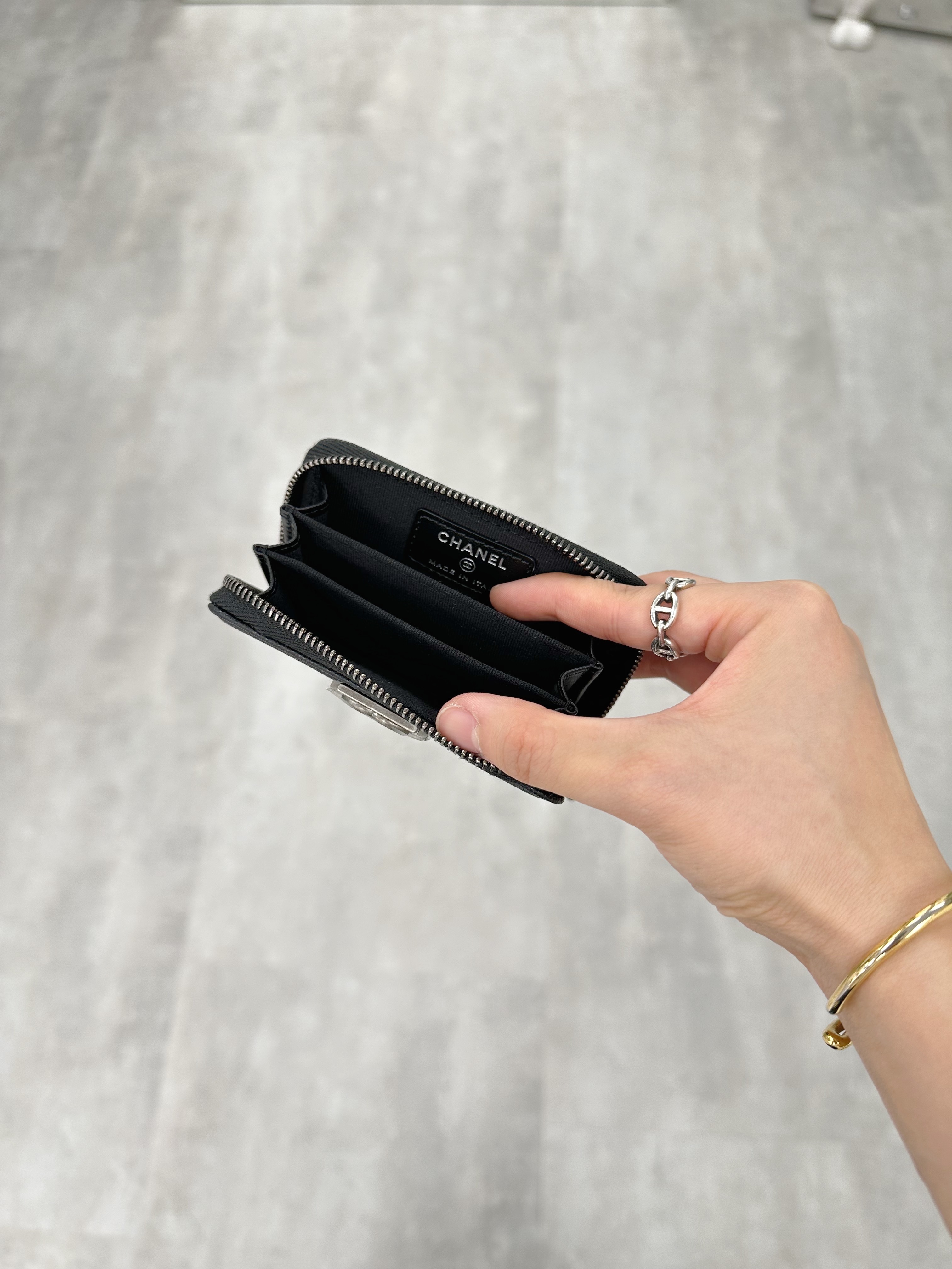 Boy Chanel Zipped Card Holder (A80602)