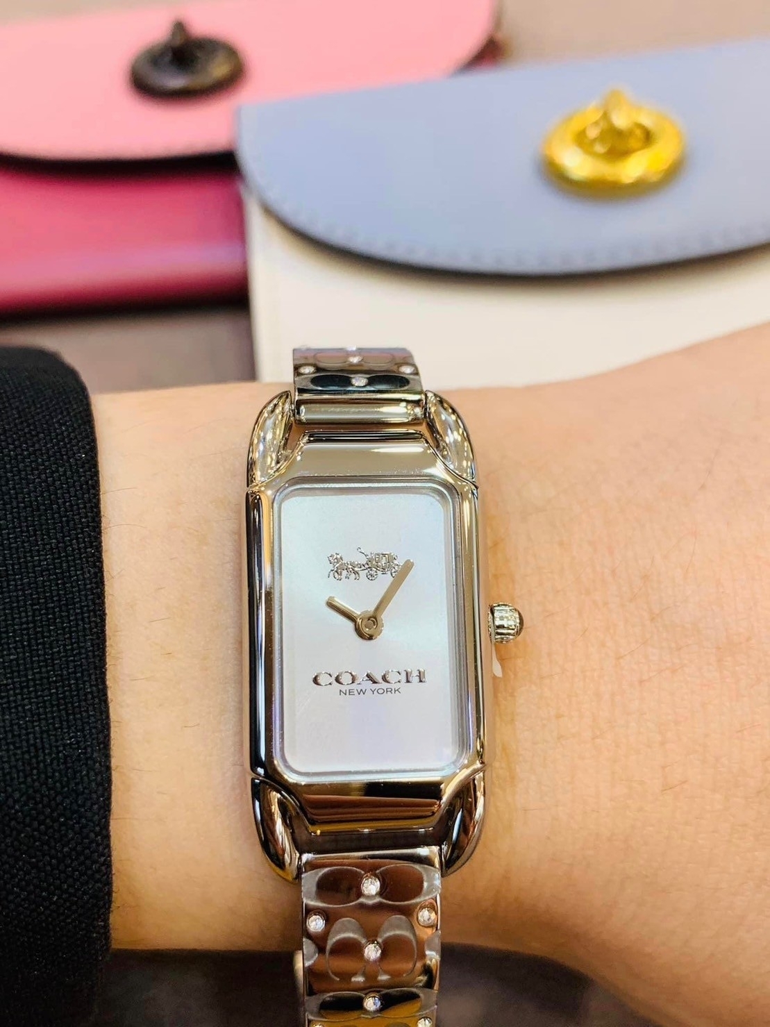 【COACH】茶花馬車長形腕錶 CO14504147 17.5mm 現代鐘錶