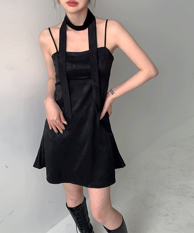 KR 性感露背 連身裙 (連幼SCARF)