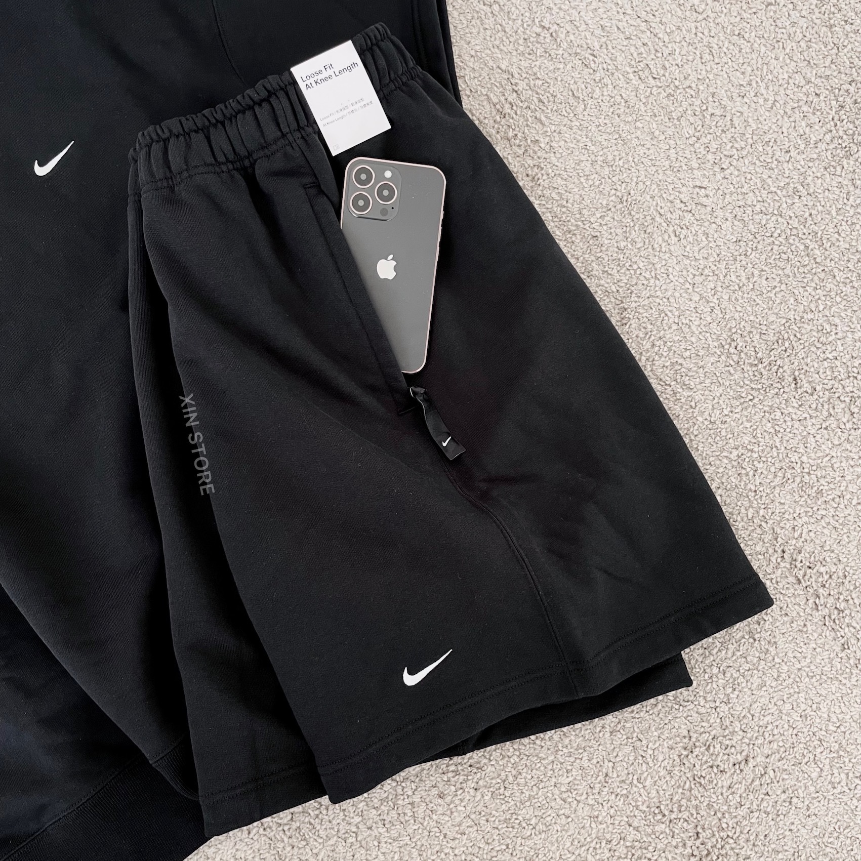 Nike Lab Solo Swoosh 刺繡小勾素面重磅拉鍊口袋抽繩短褲黑灰