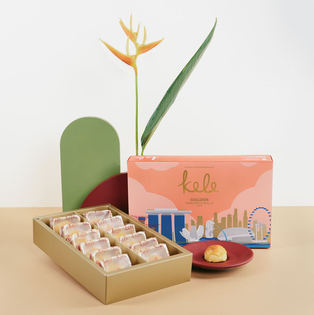 Kele Golden Pineapple Balls Souvenir Box [12pcs Pack]