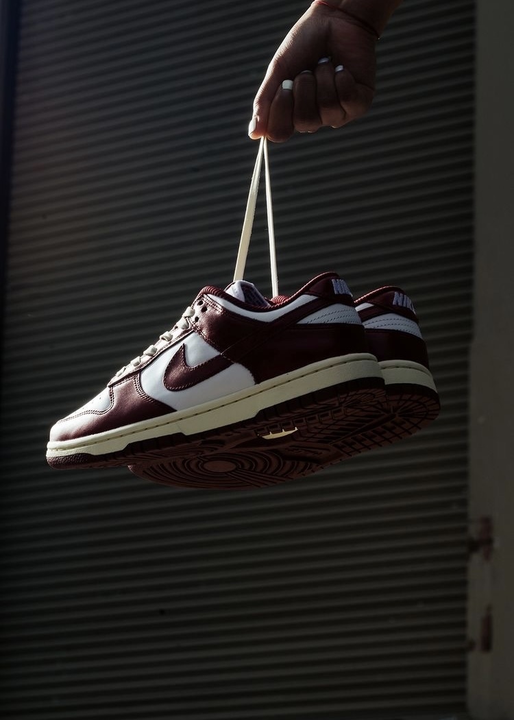 【代購】Nike Dunk Low PRM "Team Red" 復古酒紅 FJ4555-100