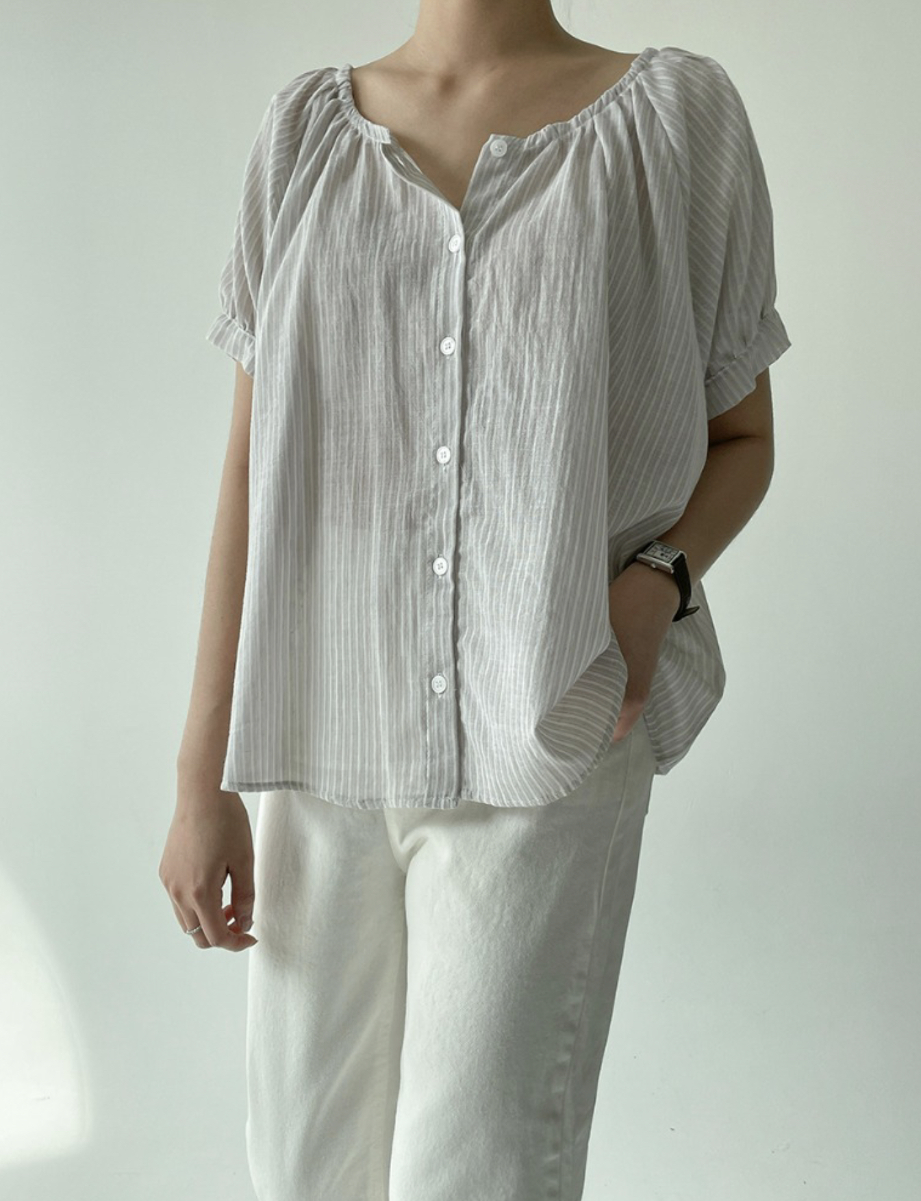 ❲現貨|透杏色❳ 通透感薄防曬直間鈕扣上衣 3色