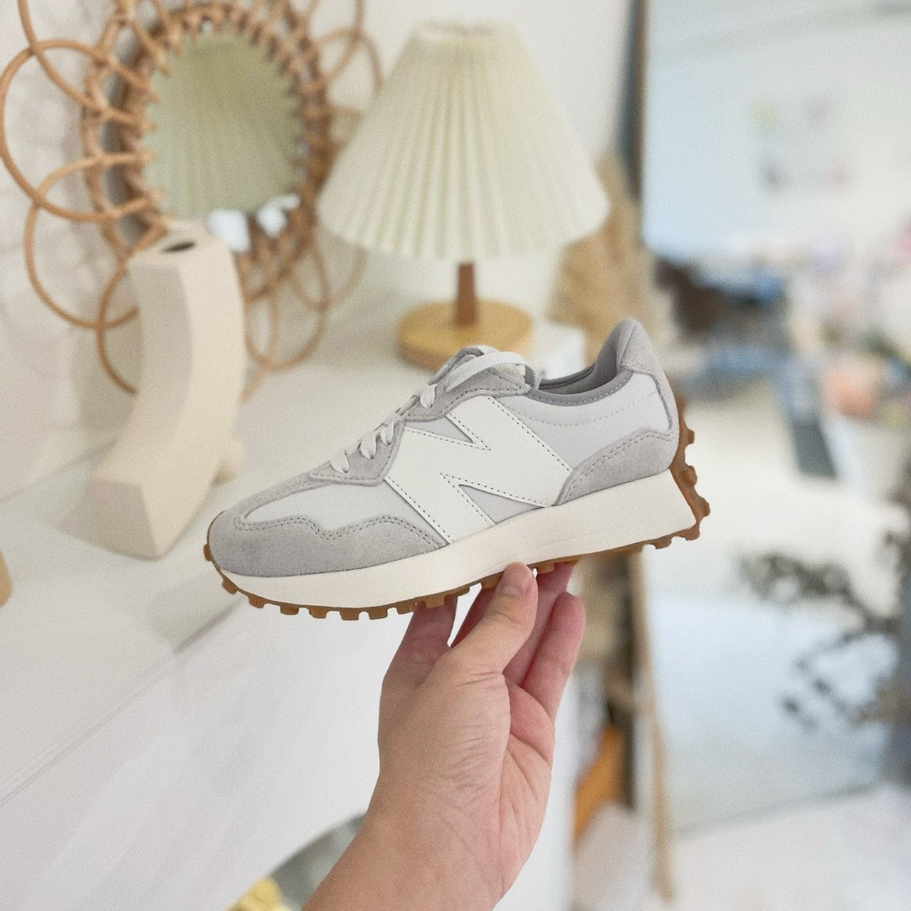 New Balance 327 歐洲限定 雲霧白 白絲綢 海鹽白 皮革 白色 復古鞋 MS327ASK