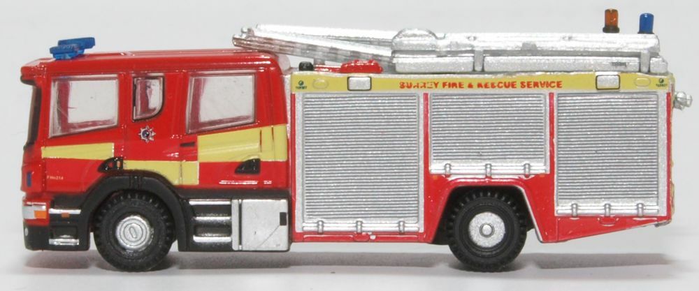 Oxford NSFE007 1:148 Scania Pump Ladder Surrey Fire & Rescue 消防車
