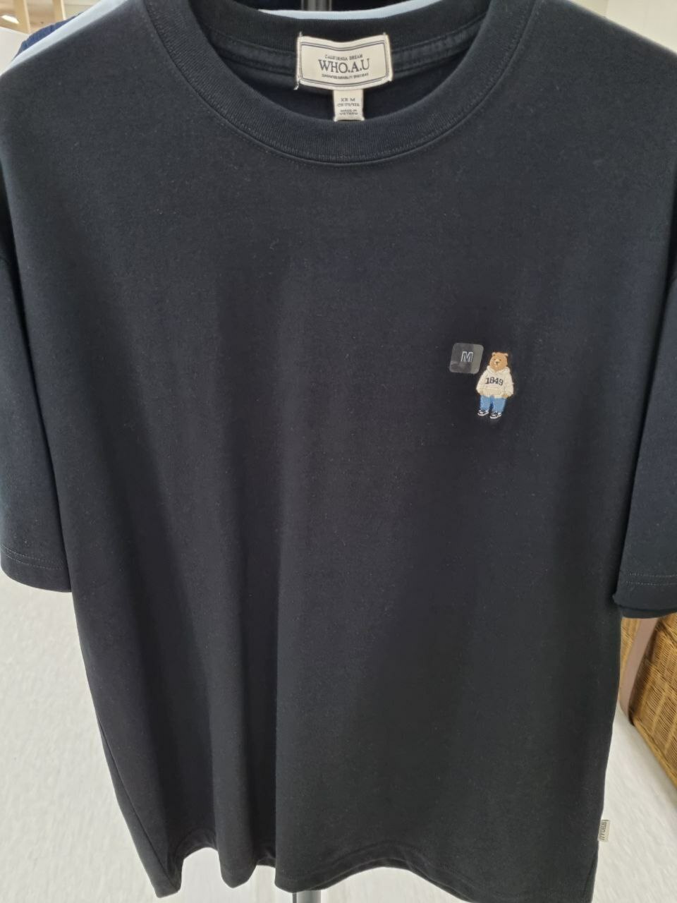 [K] WHO.A.U STEVE EMBROIDERY SHORT SLEEVE TEE LOOSE FIT,BLACK, WHRAD2311U-BLACK (KWAU669)