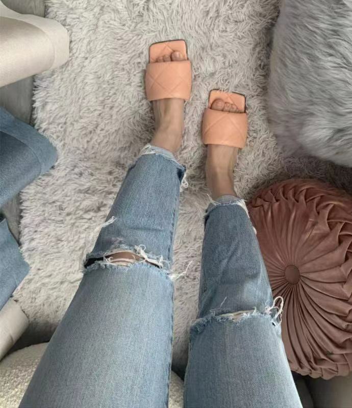 Bottega Veneta 蜜桃粉色菱形壓線方頭拖鞋 639940 VBP30 5475