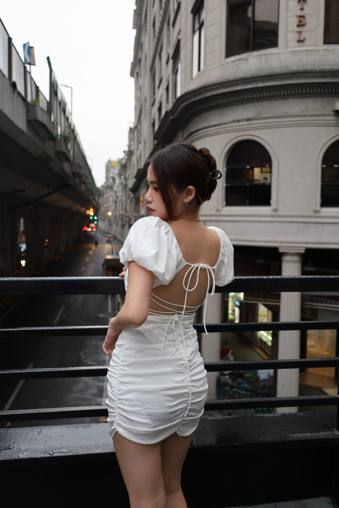 法式後背綁帶方領洋裝