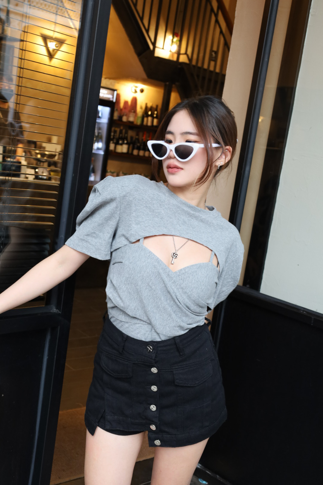 胸挖洞墊肩兩件套上衣