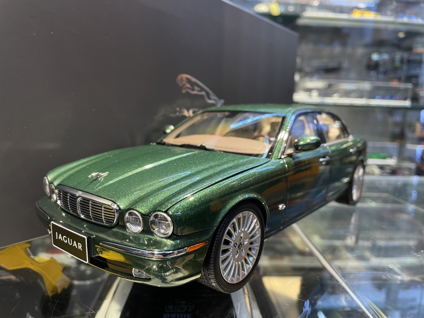 Almost Real 810502 Jaguar XJ6 X350 Racing Green 1/18