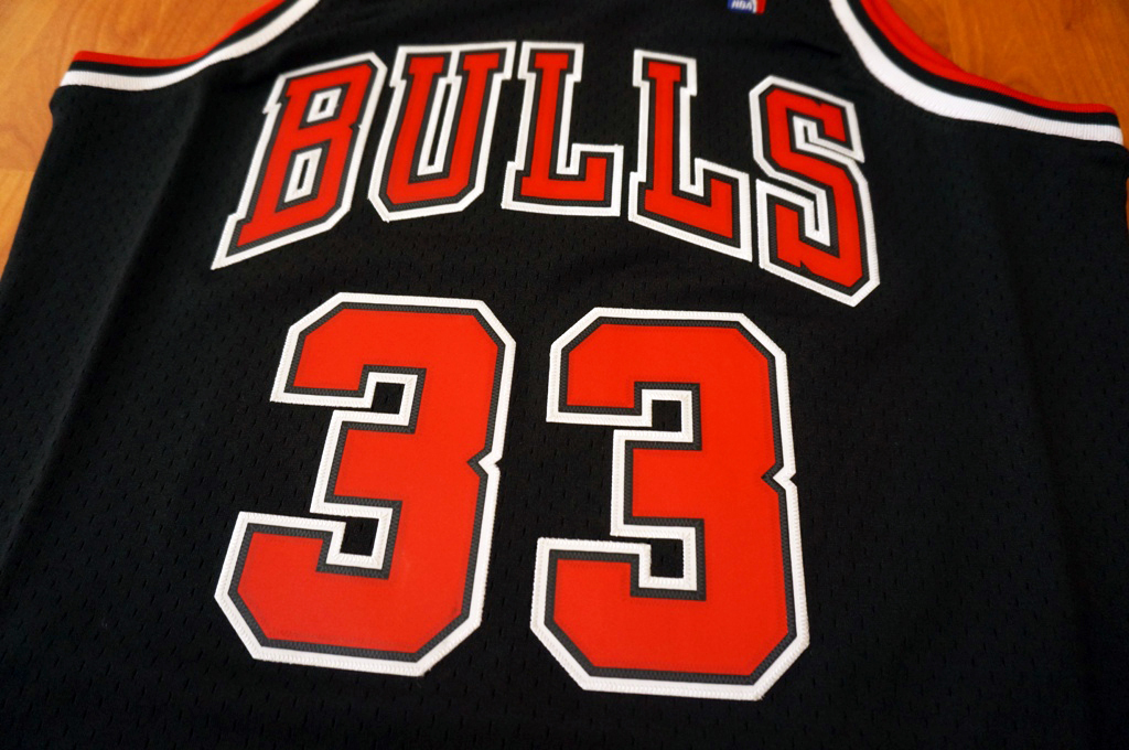 Mitchell & Ness 芝加哥公牛隊 Scottie Pippen 1997-1998 復刻 Swingman 球衣