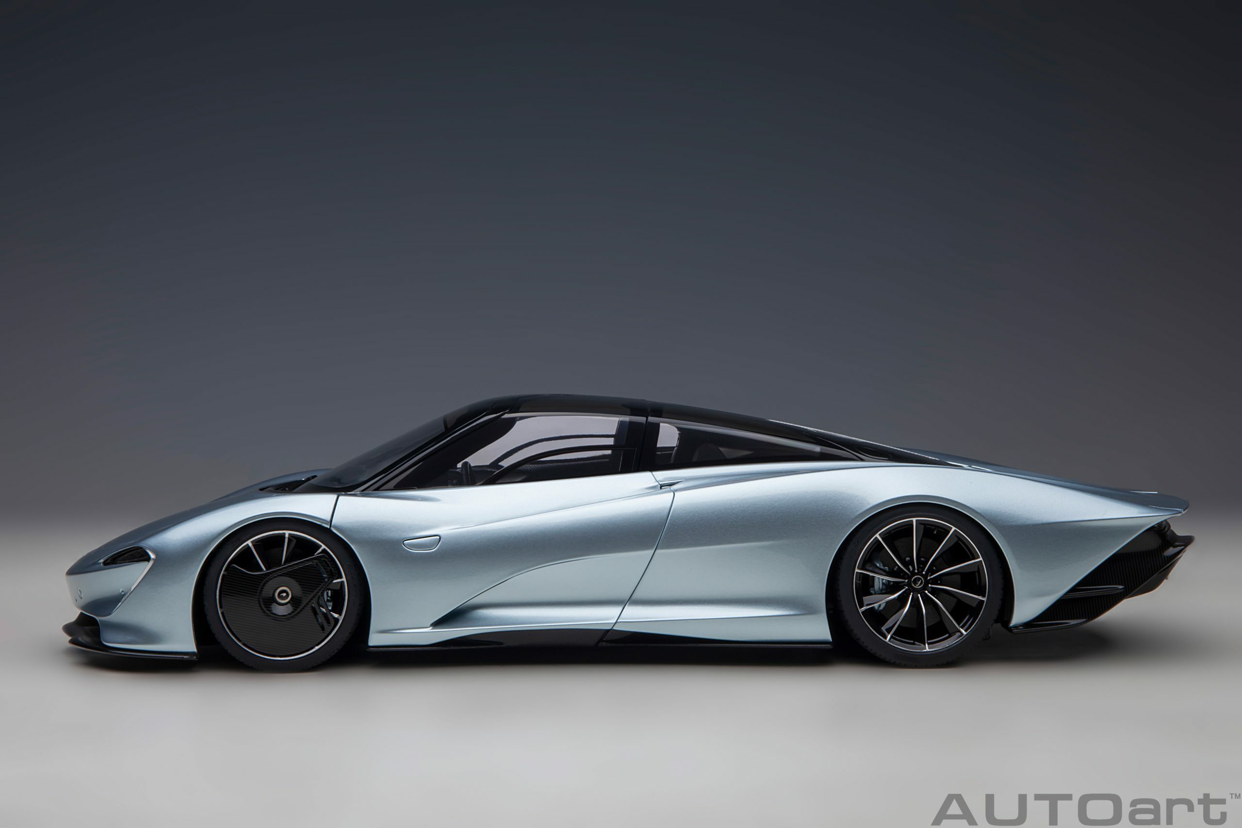1/18 AUTOART McLaren Speedtail (Frozen Blue) (76086)
