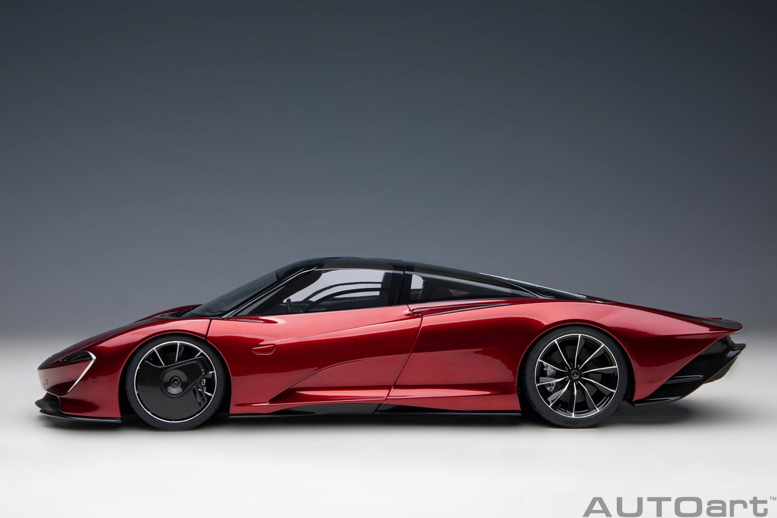 1/18 AUTOART McLaren Speedtail (Volcano Red) (76087)