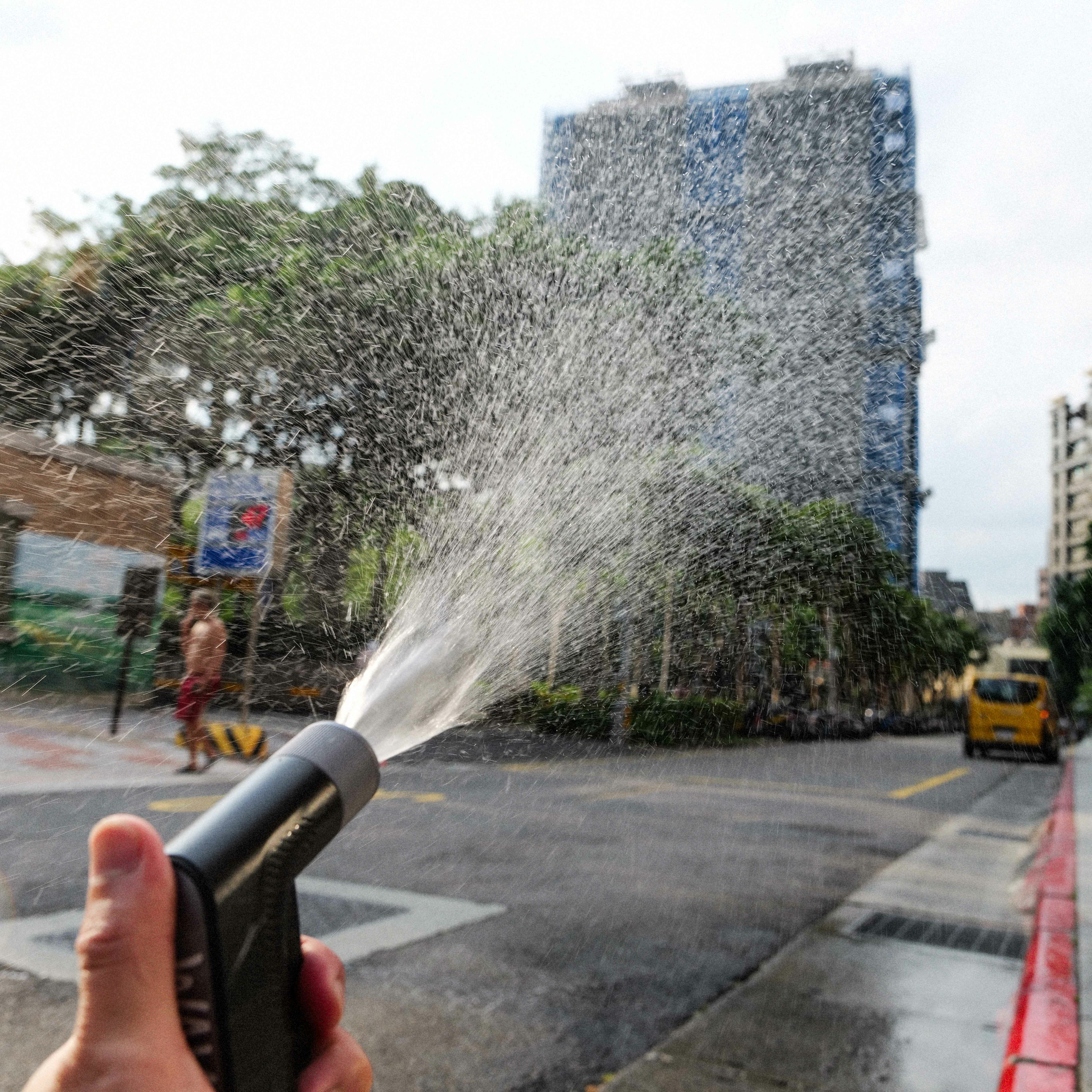 《消防人》移動灑水器