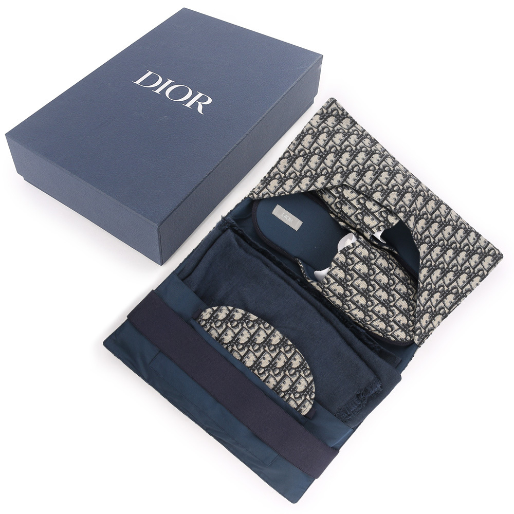 【CHRISTIAN DIOR】Logo 滿版羊毛圍巾眼罩及室內拖收納包居家組(藍色)