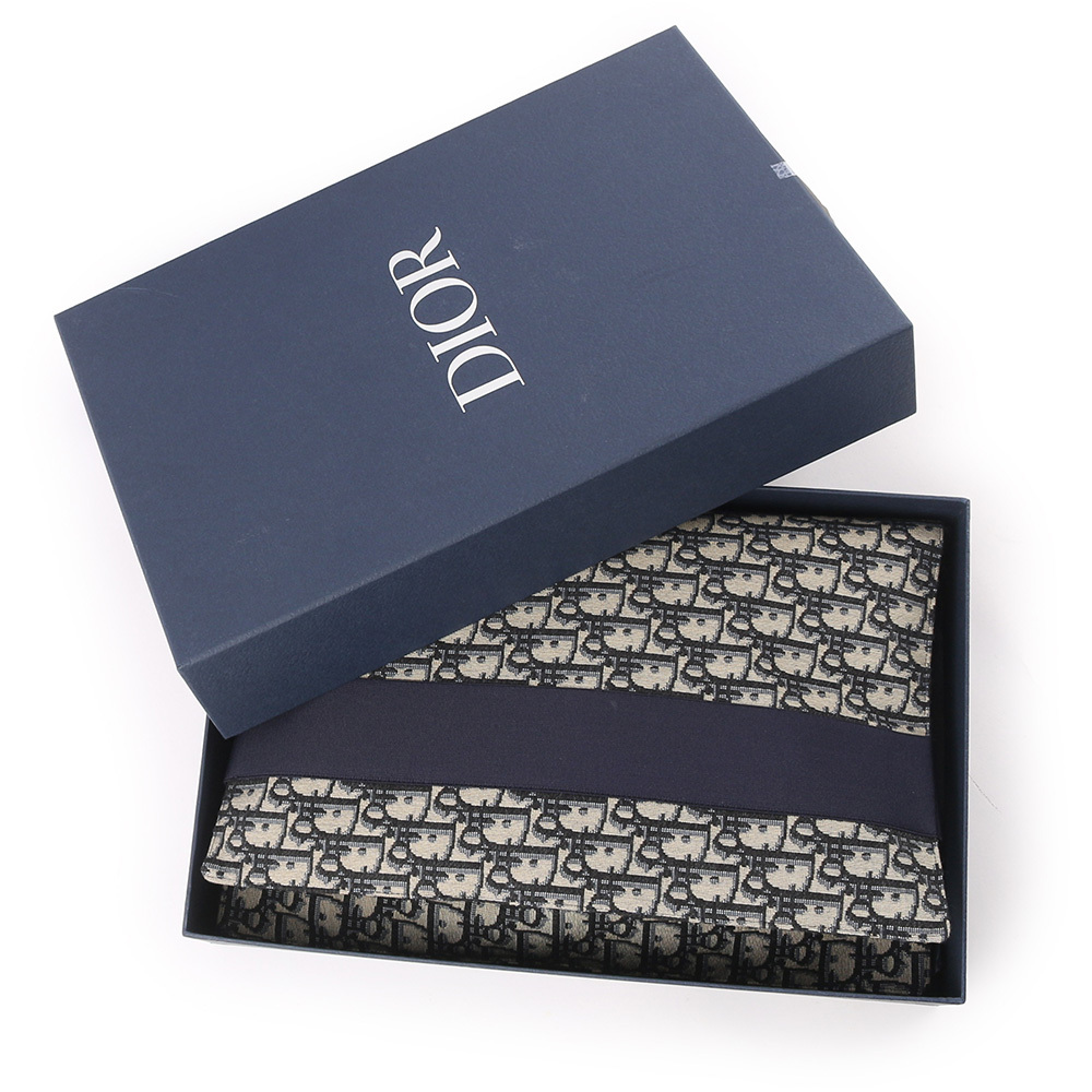 【CHRISTIAN DIOR】Logo 滿版羊毛圍巾眼罩及室內拖收納包居家組(藍色)