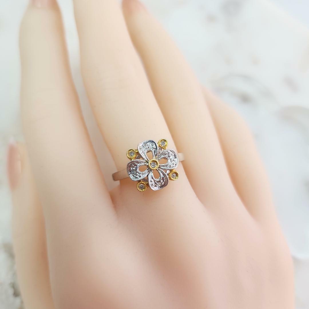 14K White Gold Flower Diamond Ring