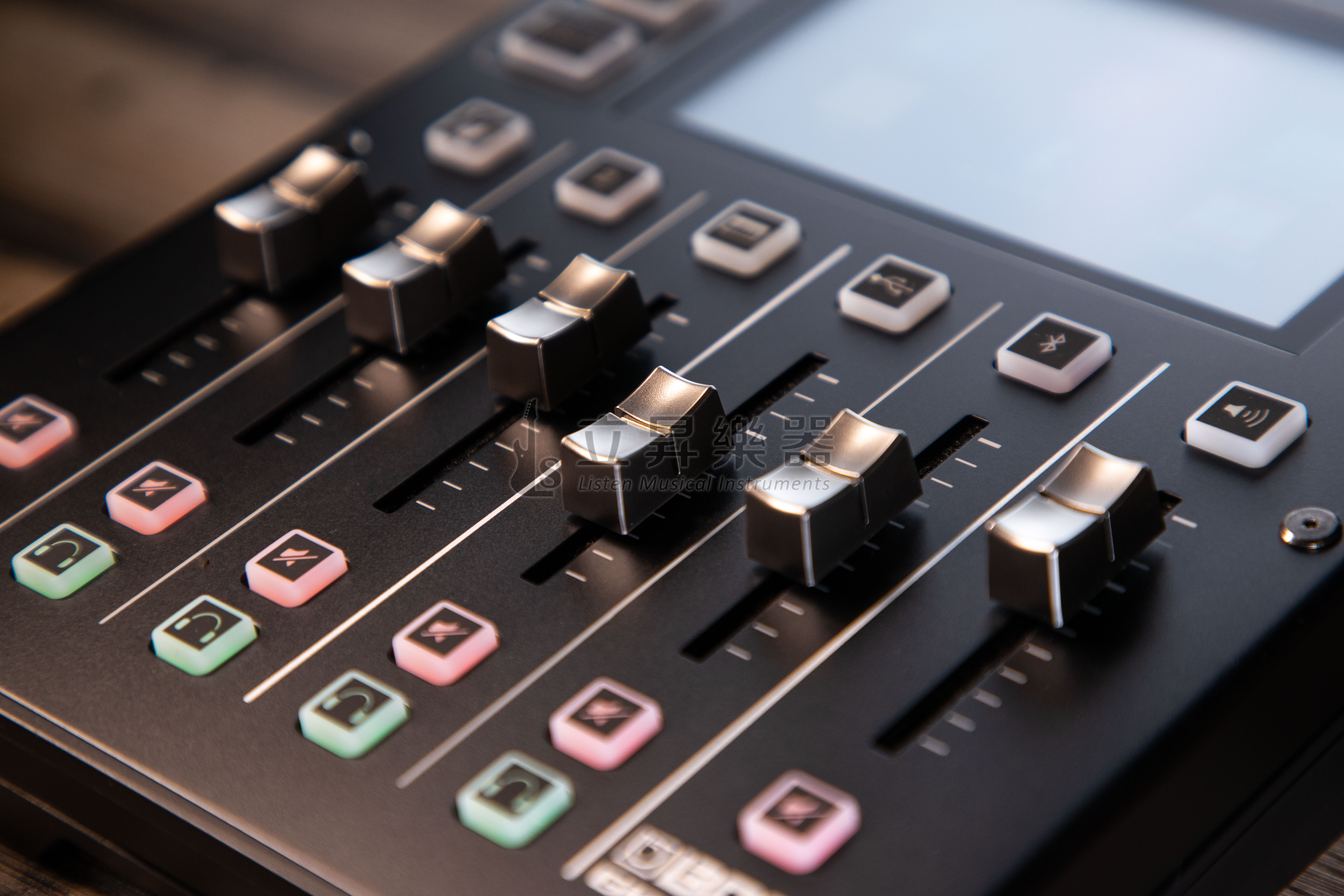 BOSS BOSS Gigcaster 5 GCS-5 串流混音器 錄音介面 Audio Streaming Mixer 4.3吋彩色觸控螢幕 第 5 張圖片｜三峽錄音 / 音響