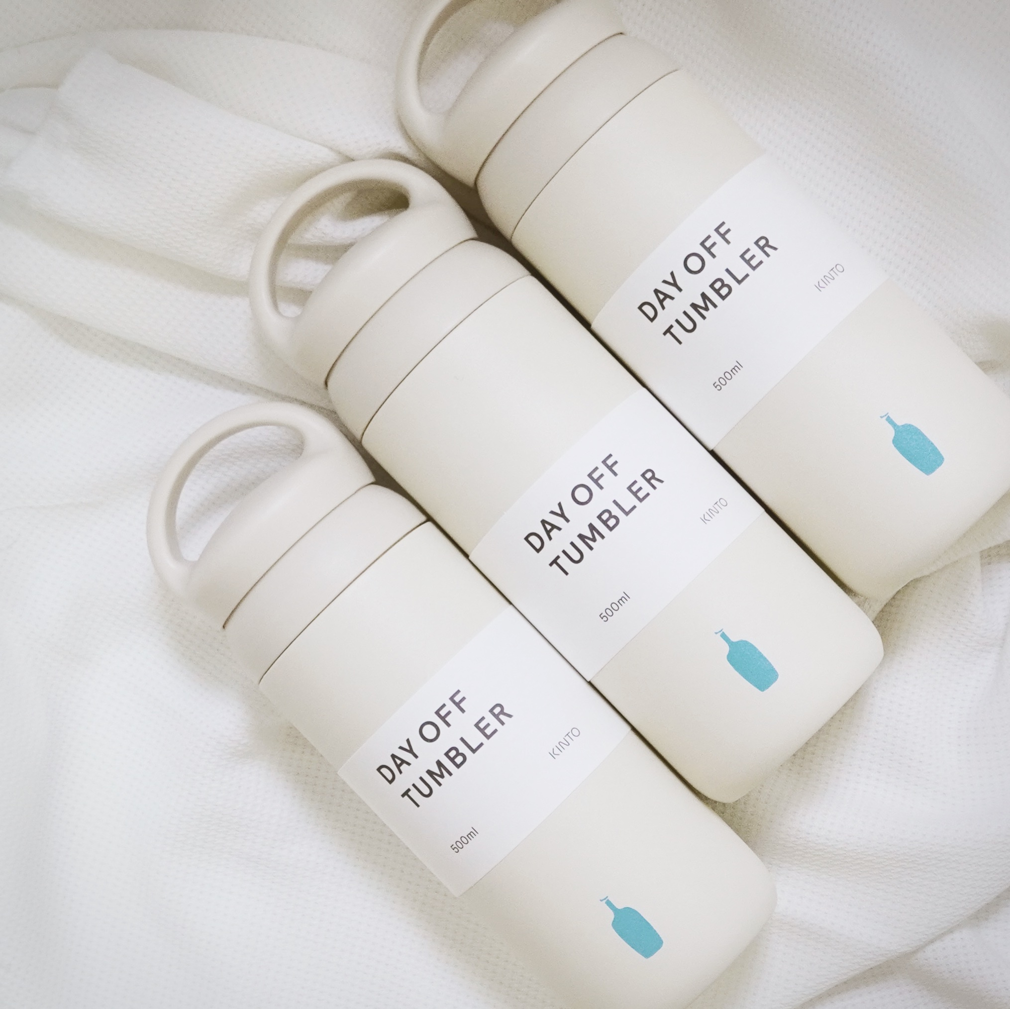 【24H出貨】𝗕𝗹𝘂𝗲 𝗕𝗼𝘁𝘁𝗹𝗲 藍瓶奶油色保溫瓶