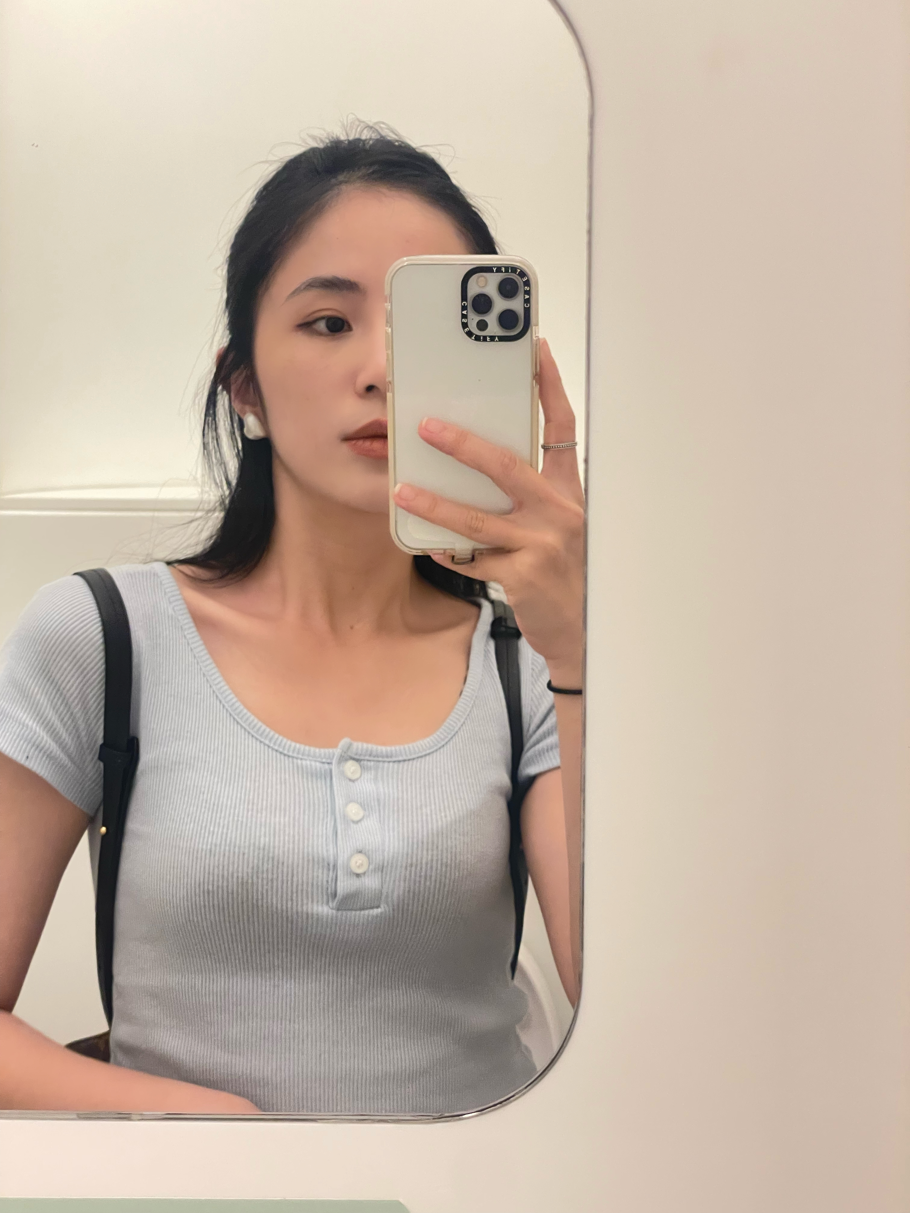 (現貨) 簡約U領棉質上衣 T0503 (黑/白)