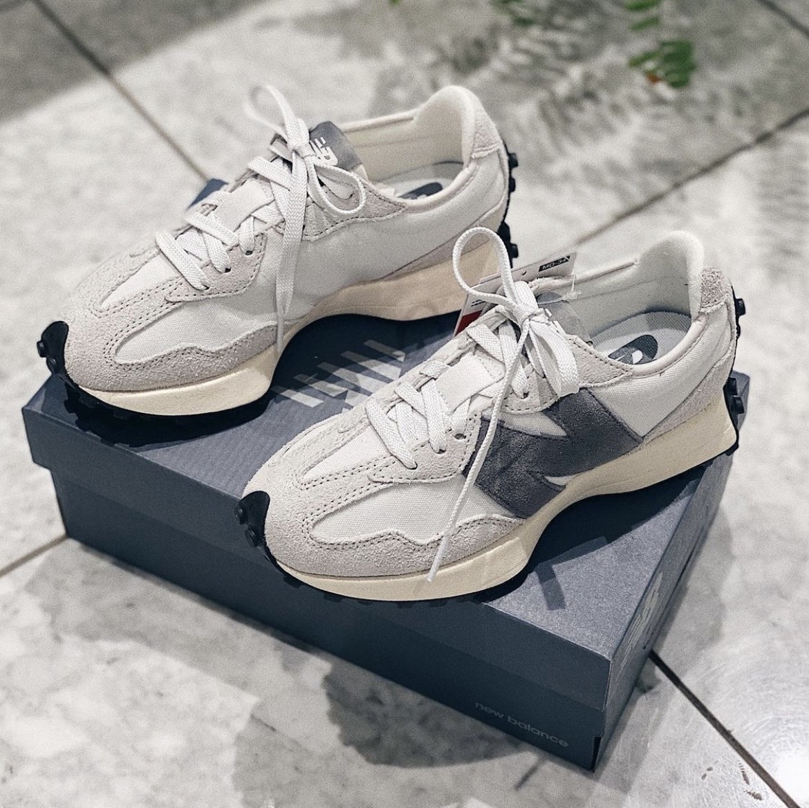 New Balance 327 芝麻牛奶 白色 莫蘭迪色 白灰 情侶 范少勳 復古鞋 MS327WE