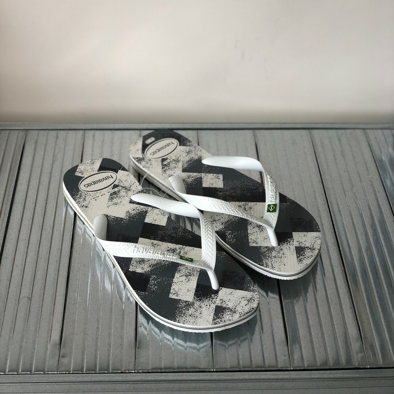 Havaianas 哈瓦仕 白灰暈染 拖鞋 男款　4145745-4108U