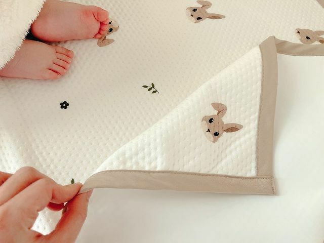 KOONGSKOONGS 竹壓紋防滑防水床墊 - 預訂款