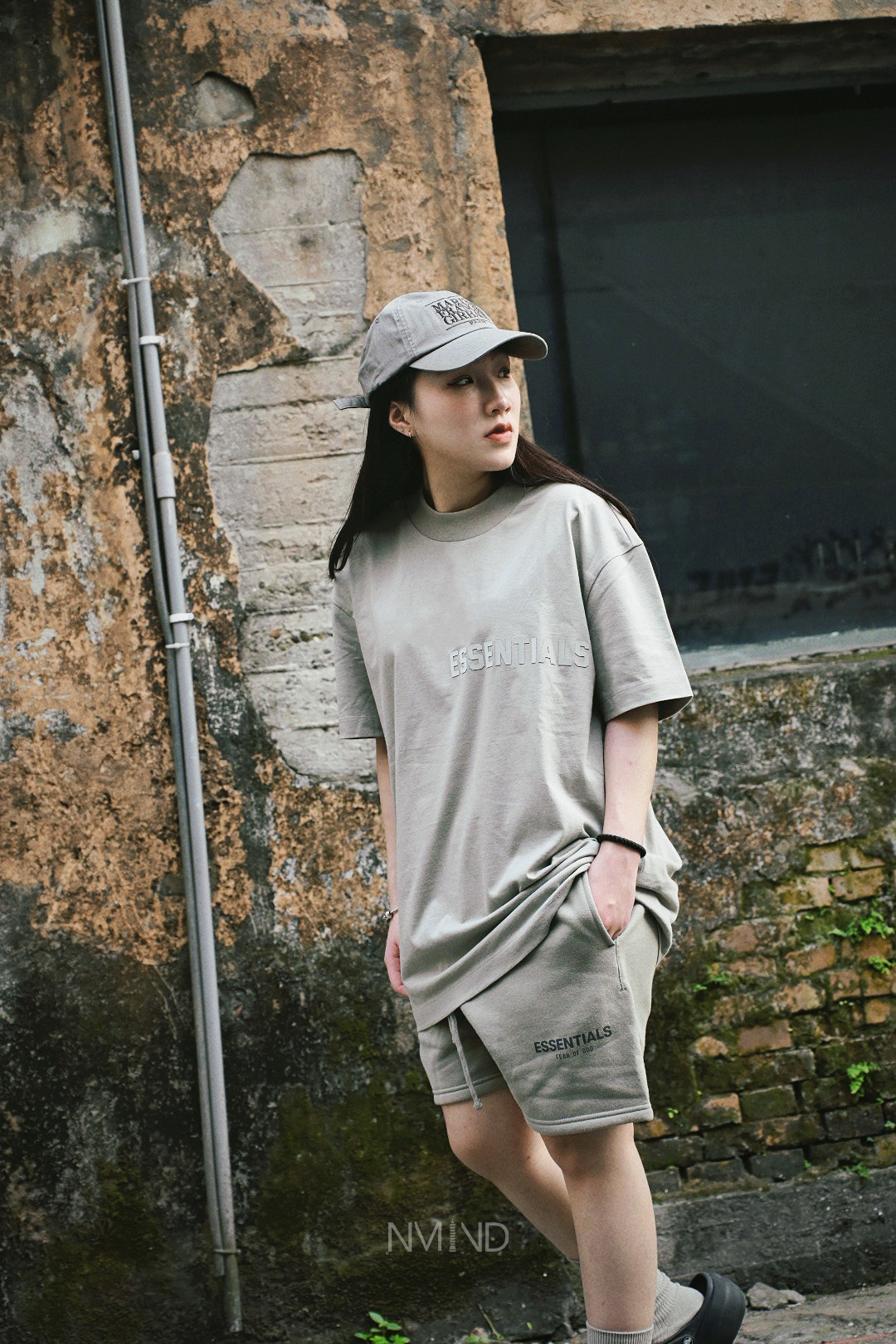 <快速出貨> ESSENTIALS 膠印新標 短TEE SEAL灰綠