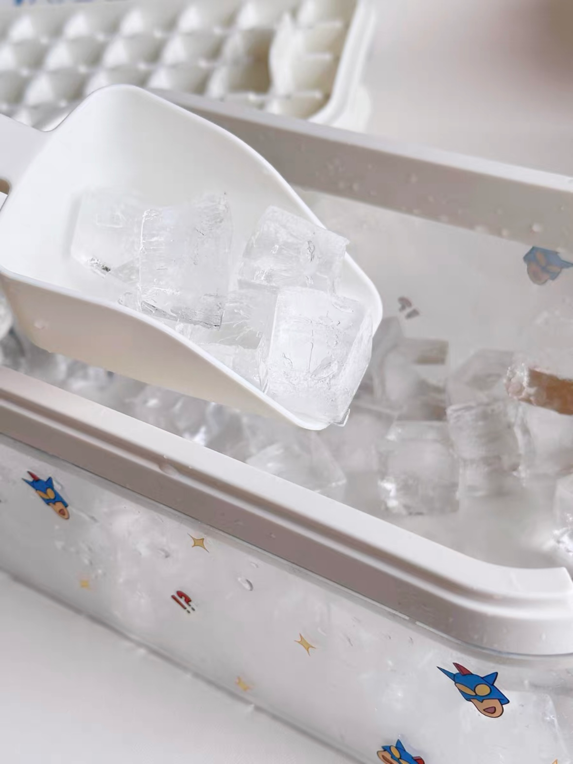 （部分現貨）蠟筆小新 正版授權 按壓製冰盒 儲冰盒 冰塊盒