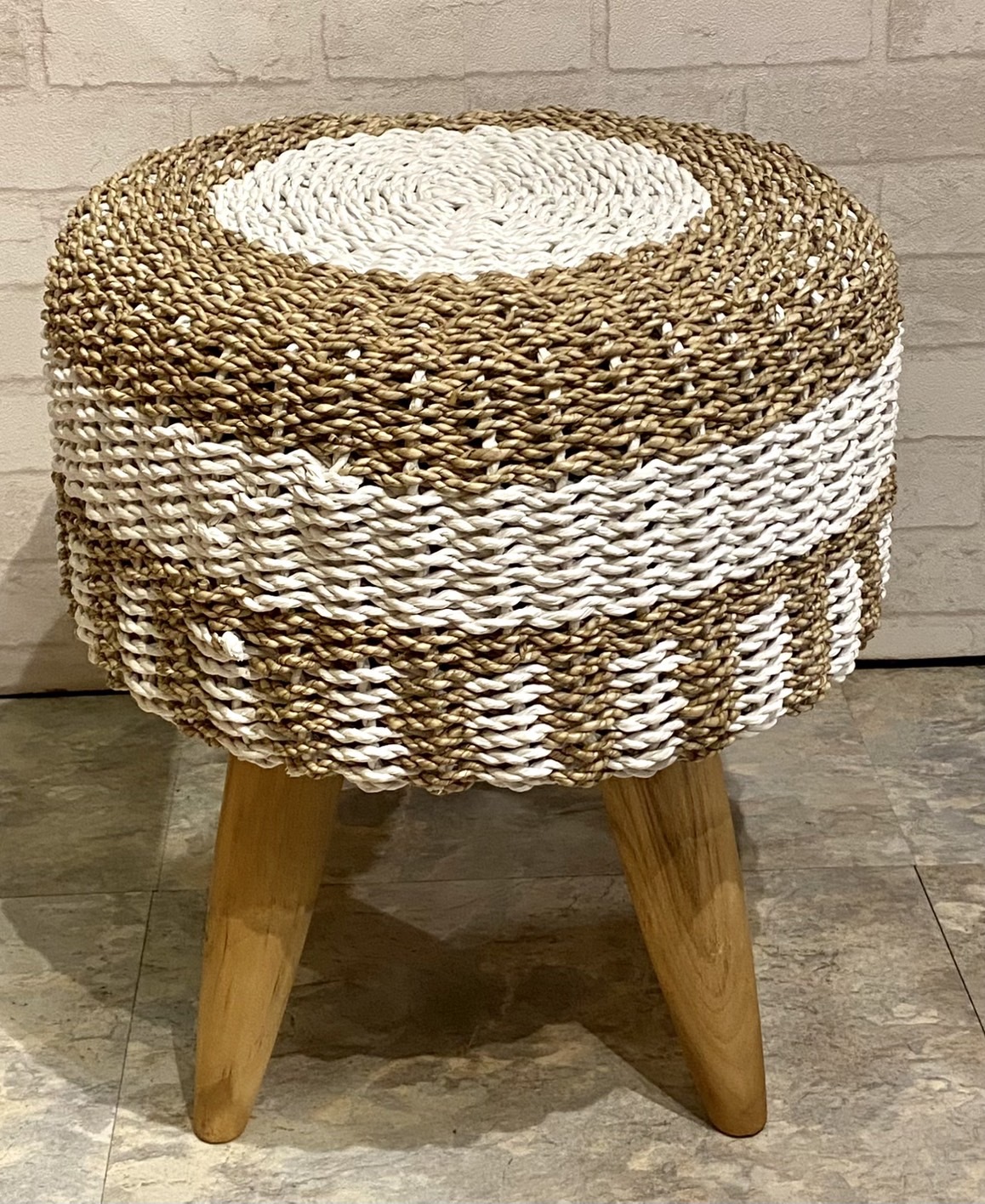 藤編圓凳