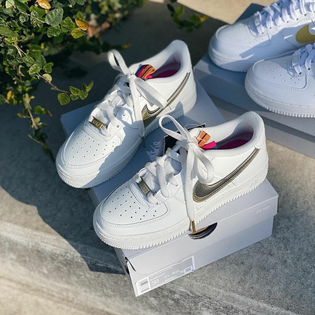 Nike Air Force 1 奶油白 白色 金銀 雙勾 錦旗 手繪 塗鴉 AF1 DH9595-001