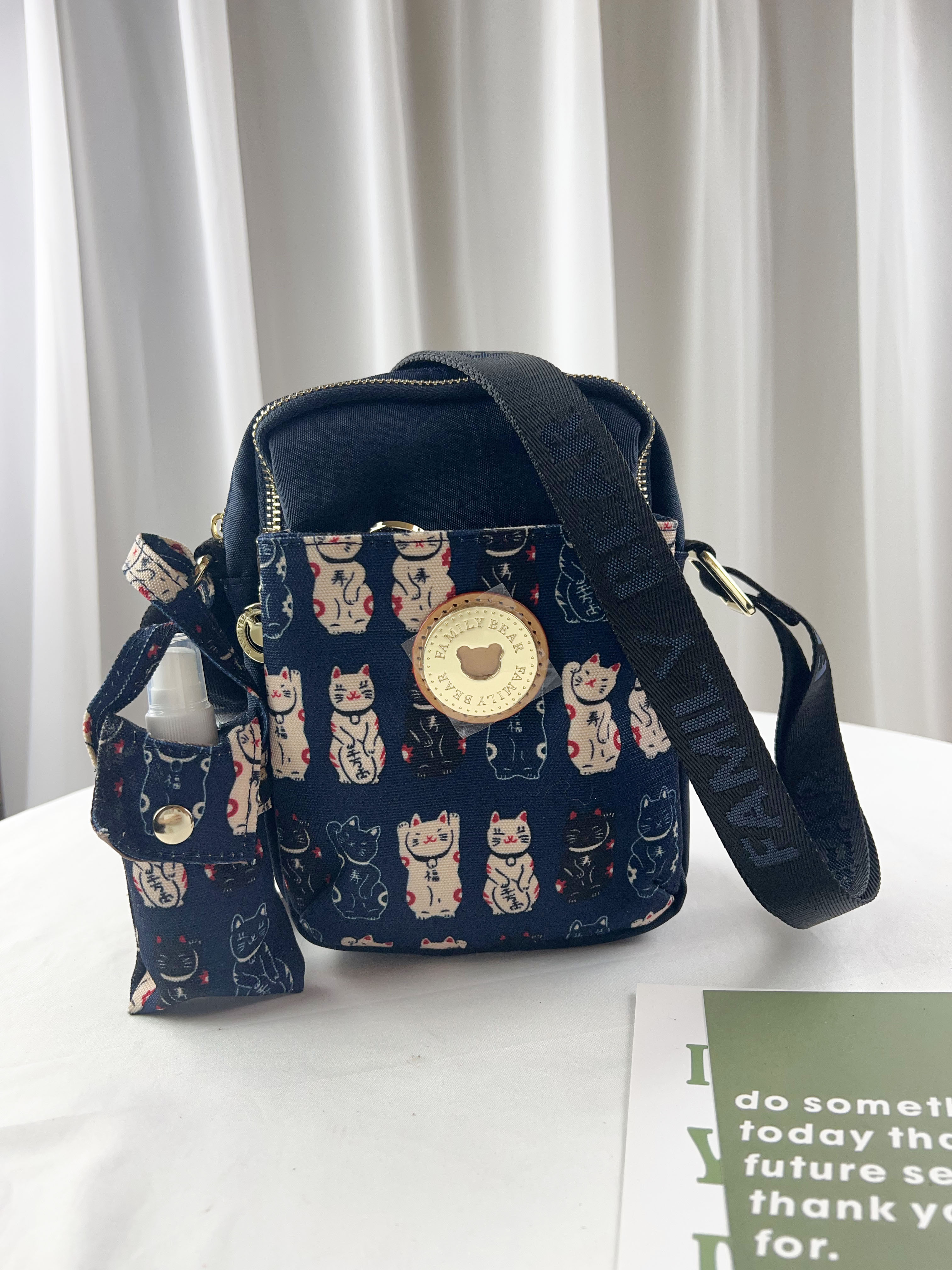 GOODS 招財貓拼色防潑水手機袋 / 側背包  附小熊吊飾 #2499