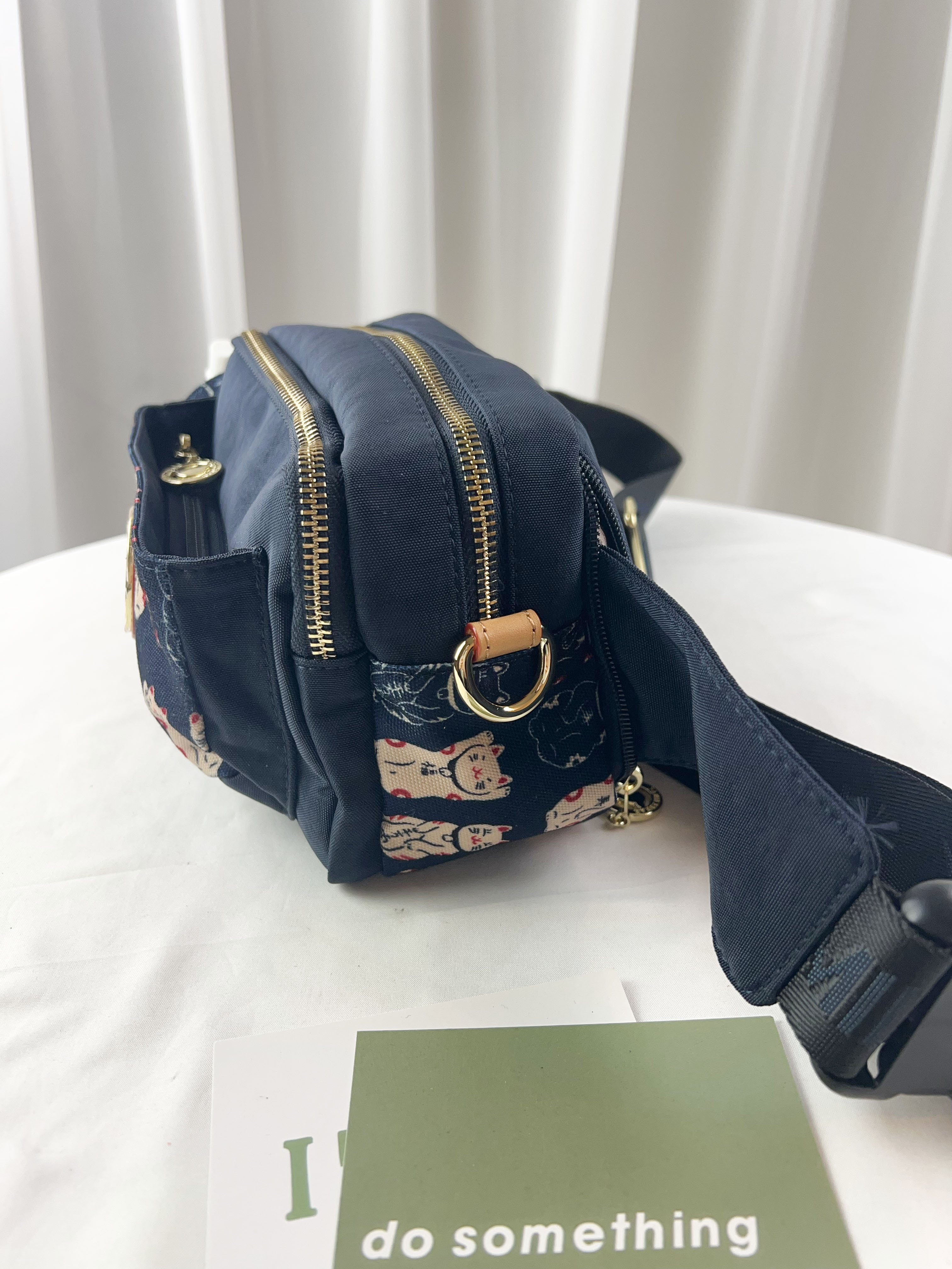 FamilyBear 招財貓拼色防潑水腰包 2845